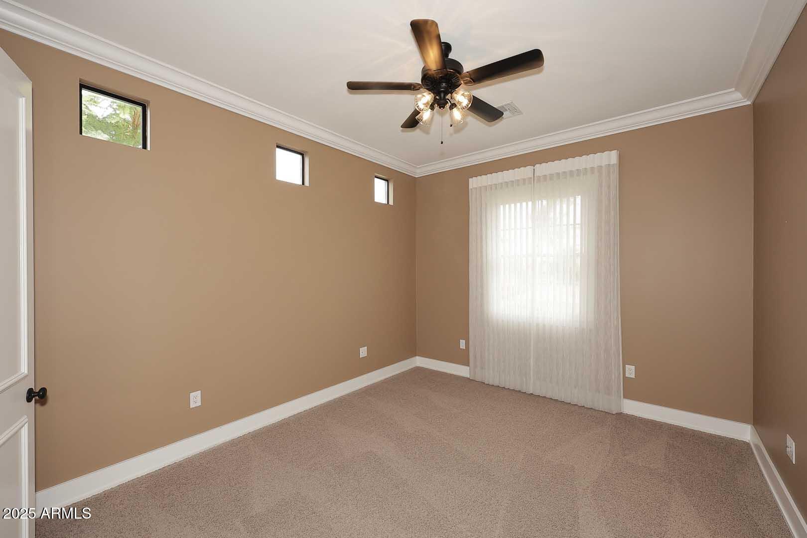 8822 N 85th Place