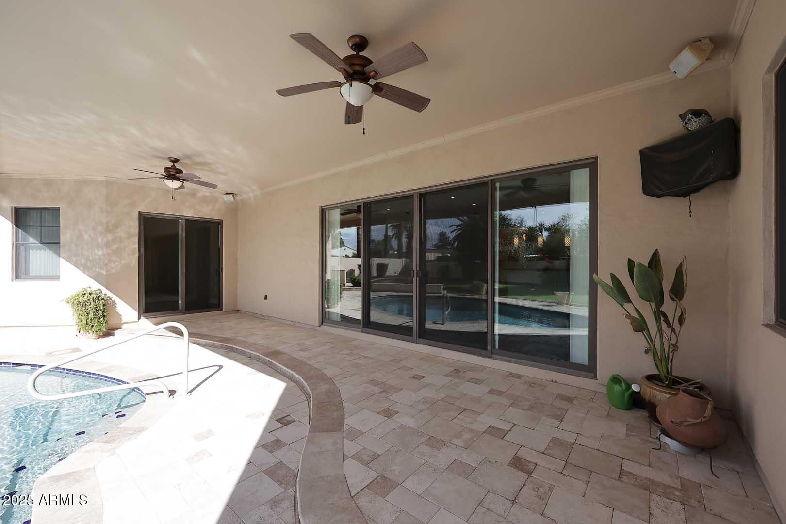 8822 N 85th Place