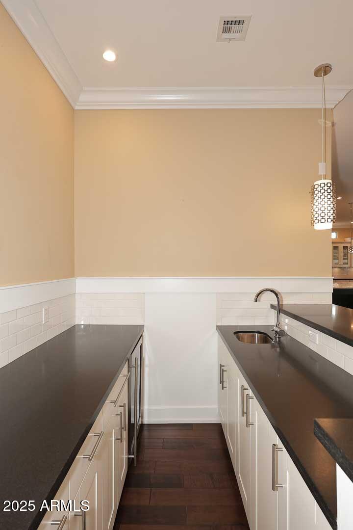 8822 N 85th Place