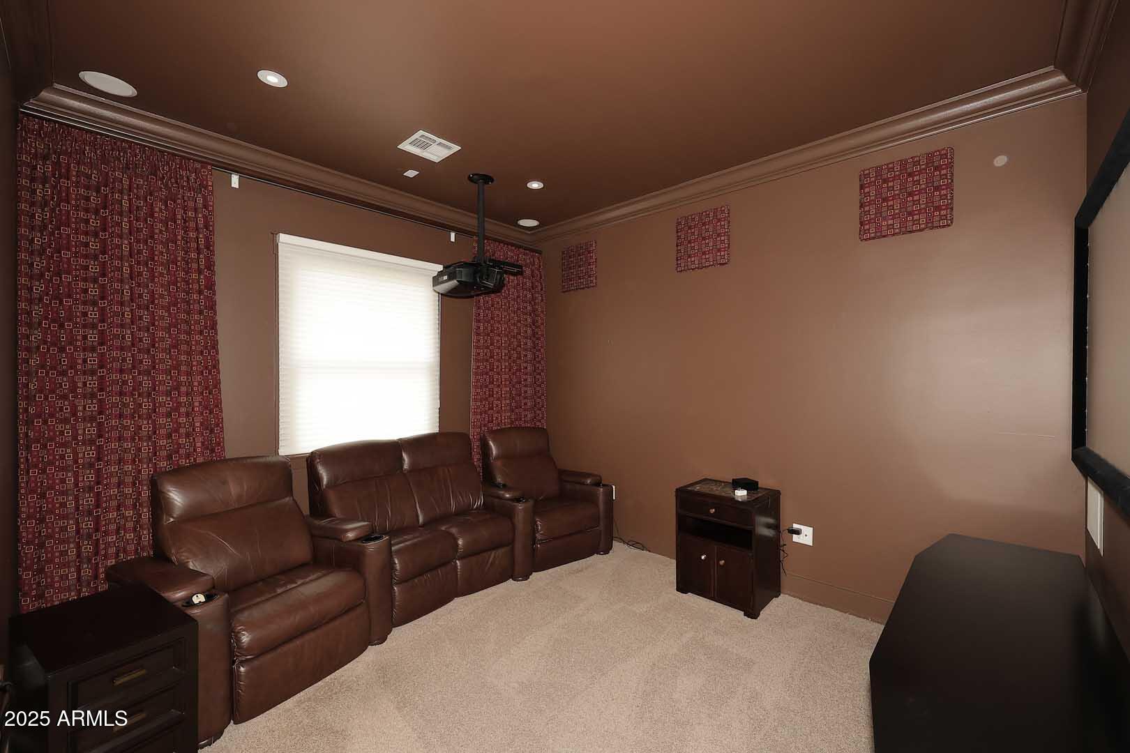 8822 N 85th Place