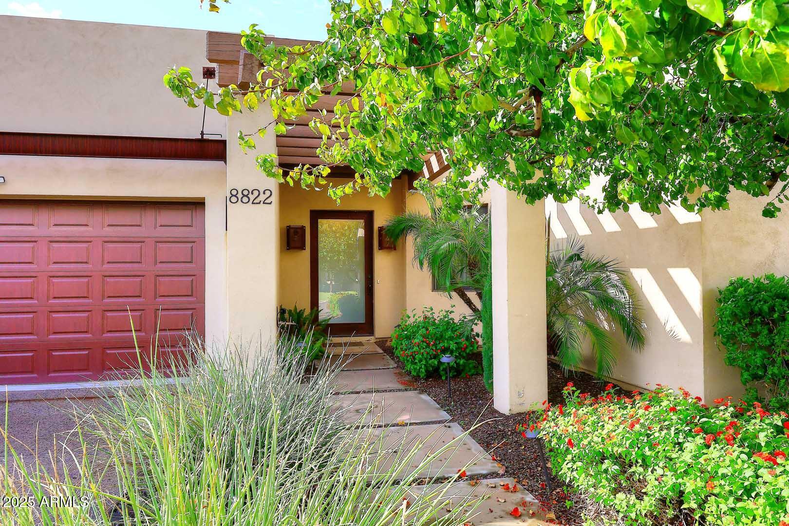 8822 N 85th Place