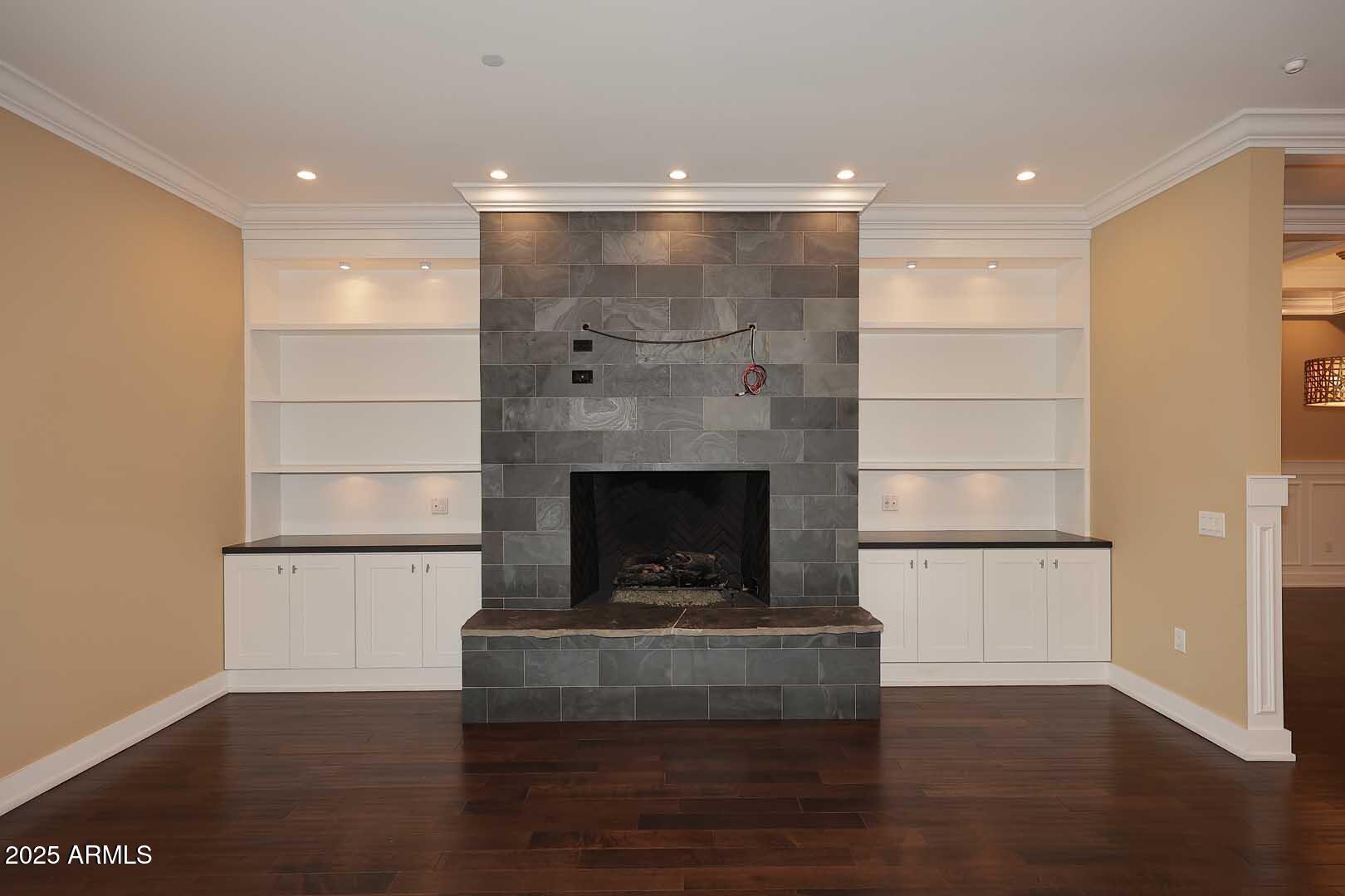 8822 N 85th Place