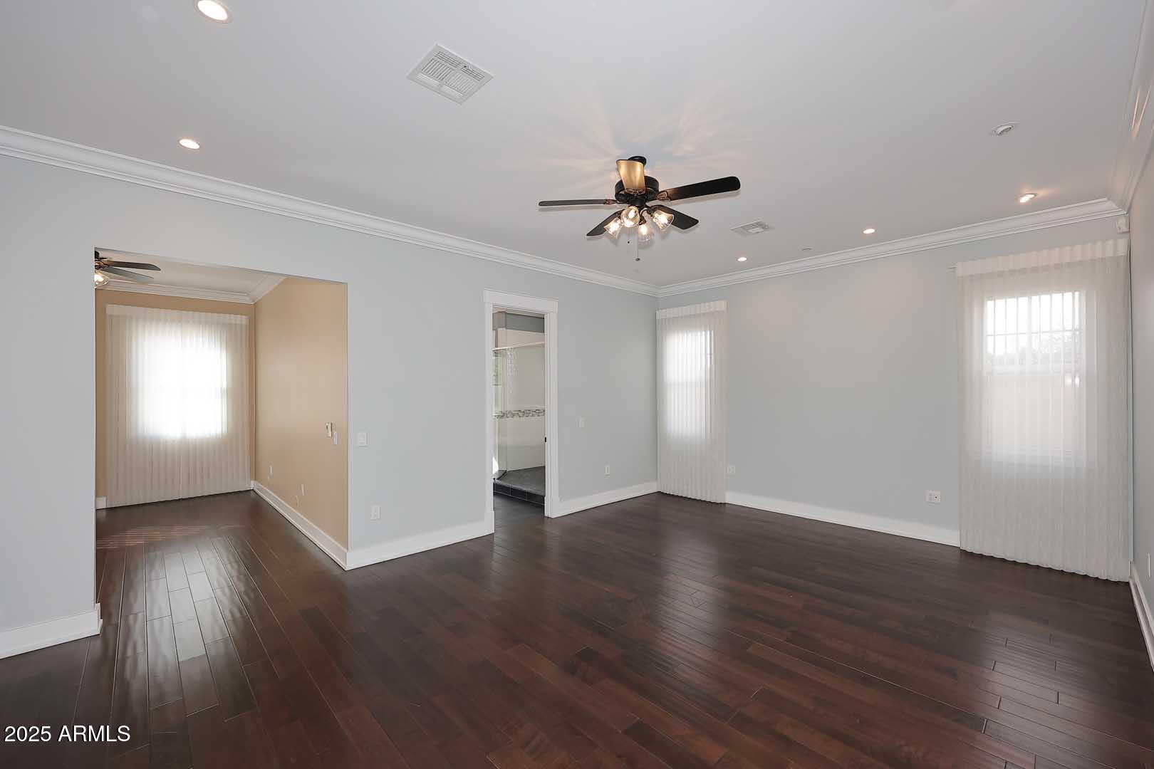 8822 N 85th Place