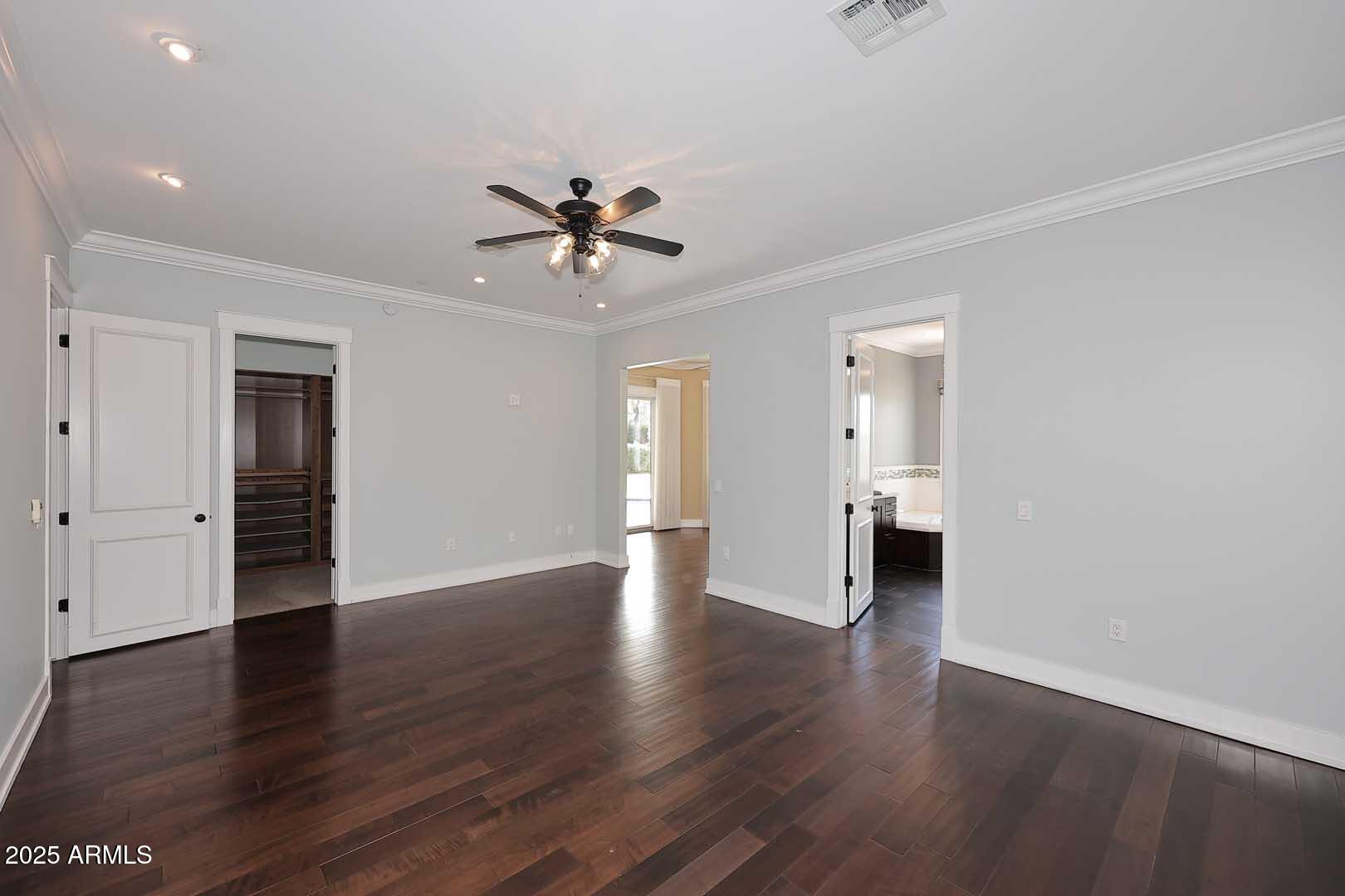 8822 N 85th Place