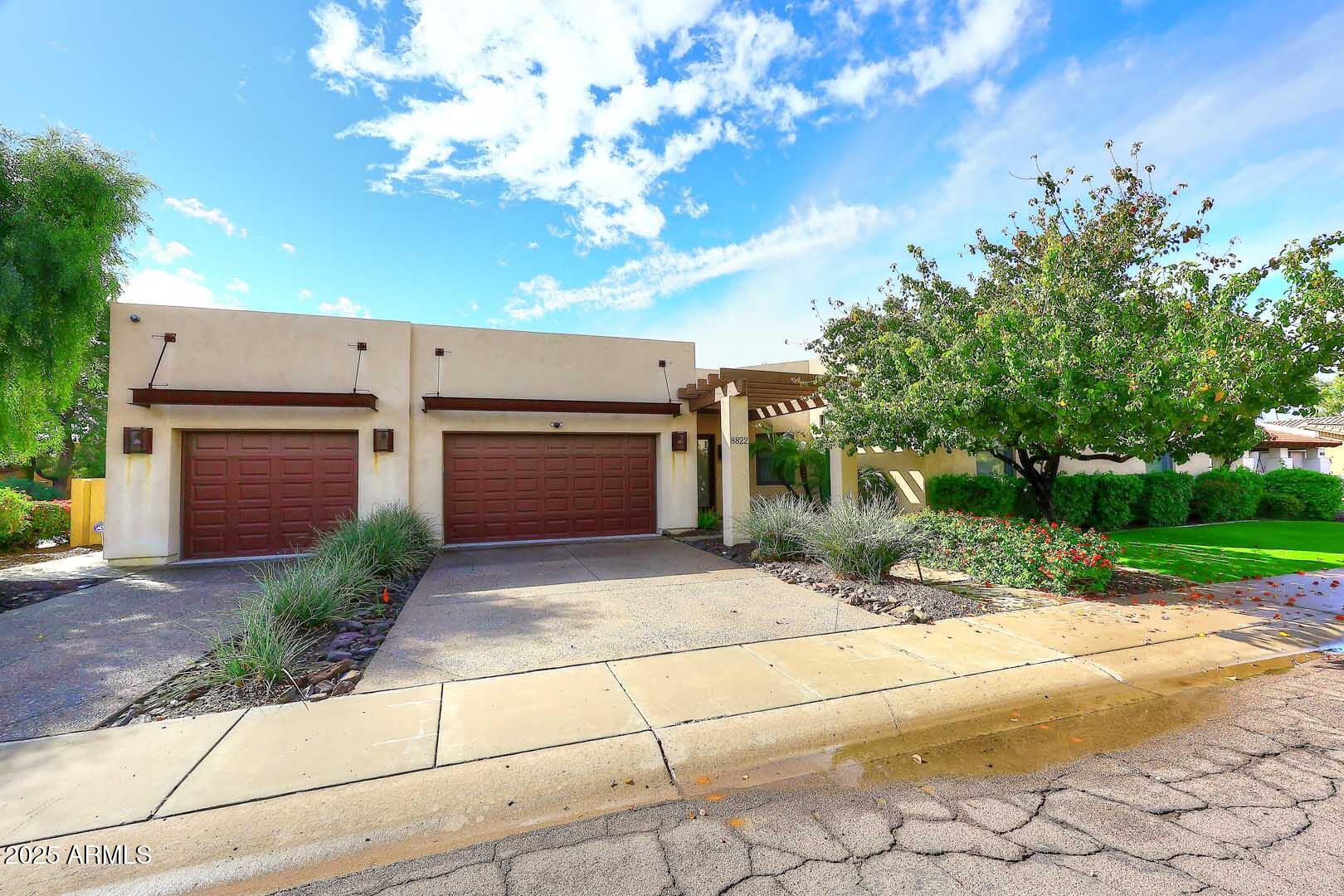 8822 N 85th Place