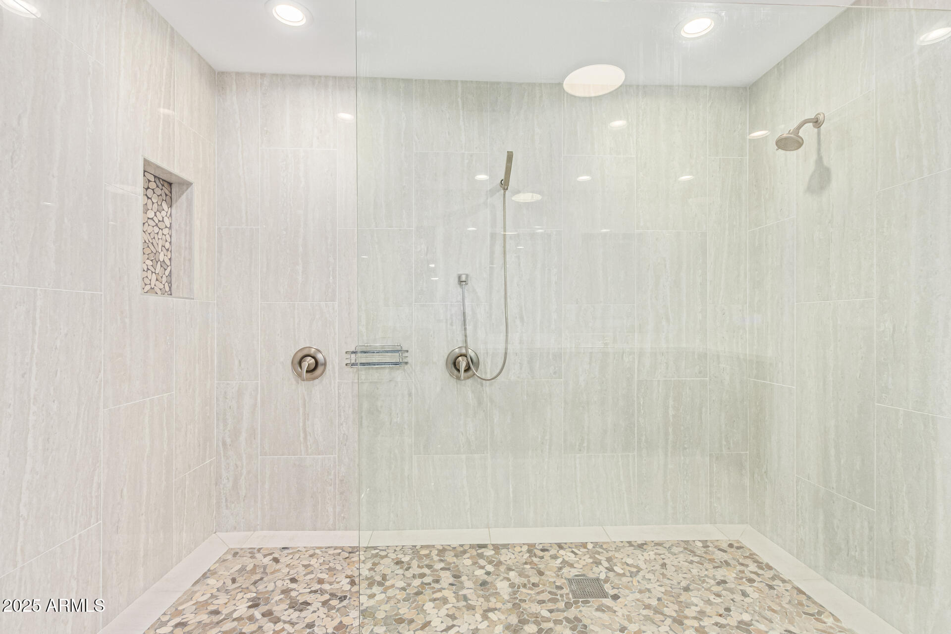 2818 E TEAKWOOD Place