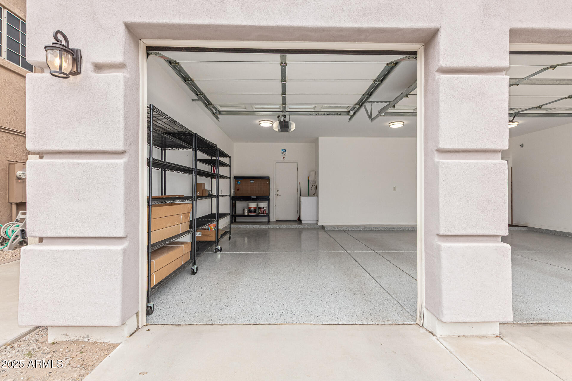 2818 E TEAKWOOD Place