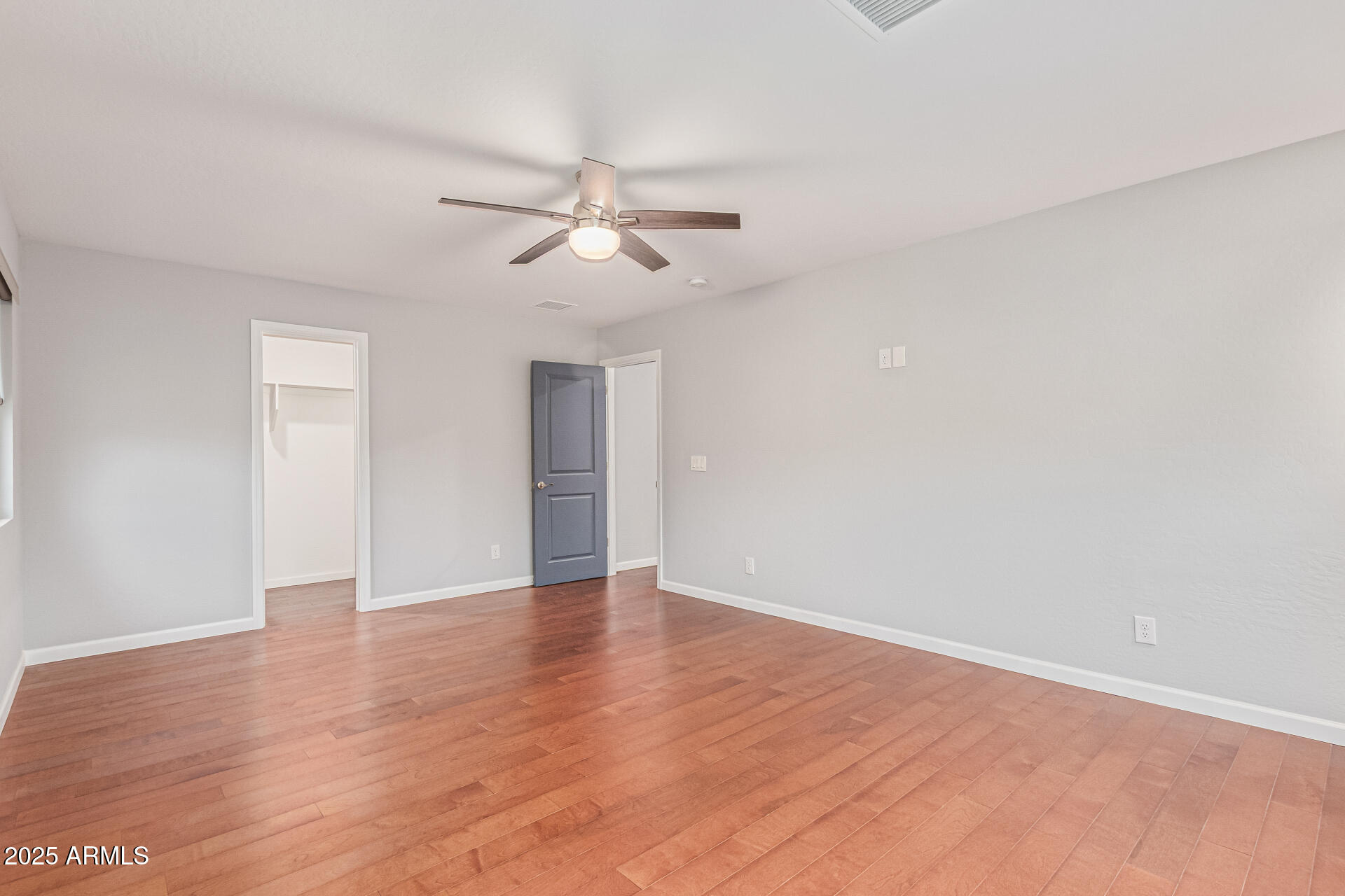 2818 E TEAKWOOD Place