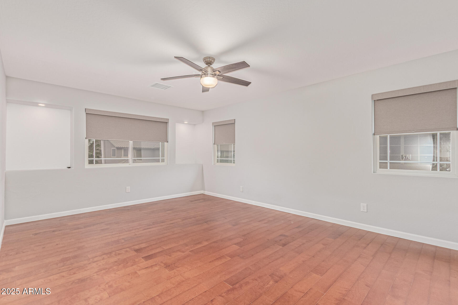 2818 E TEAKWOOD Place