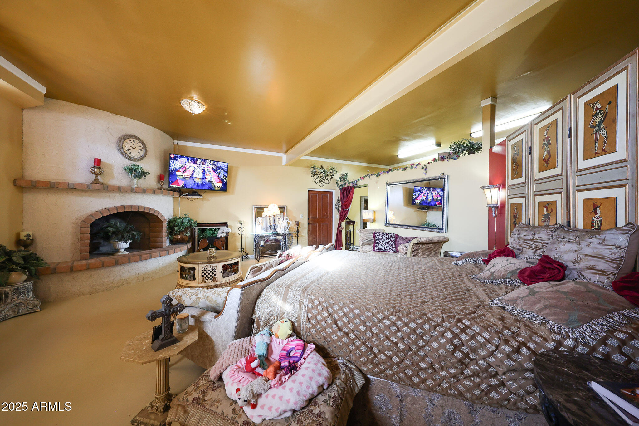 1732 W YEARLING Road