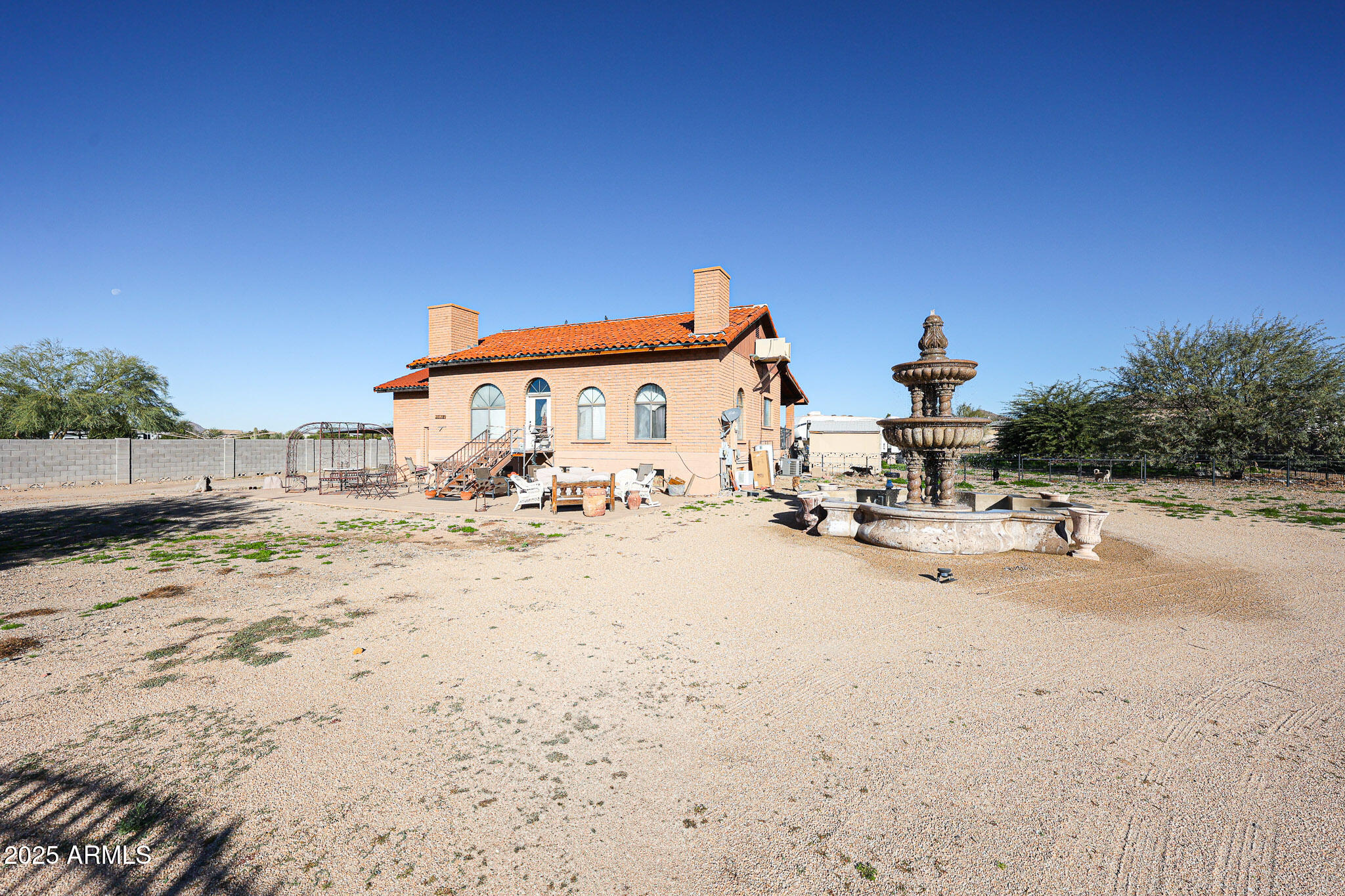 1732 W YEARLING Road