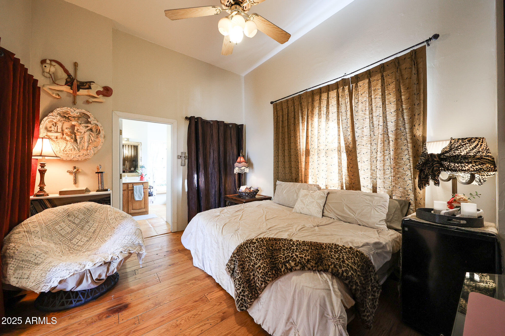 1732 W YEARLING Road