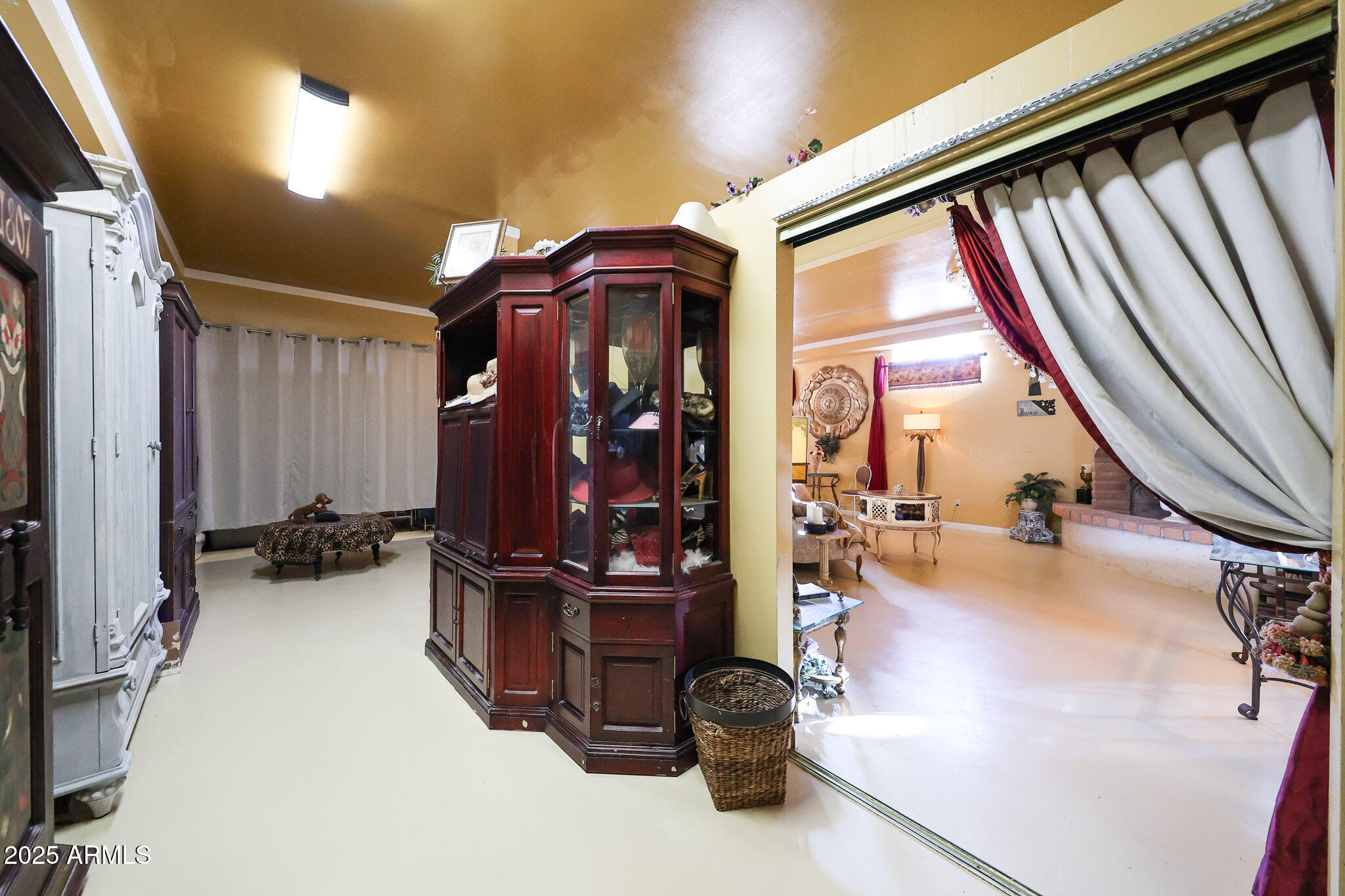 1732 W YEARLING Road