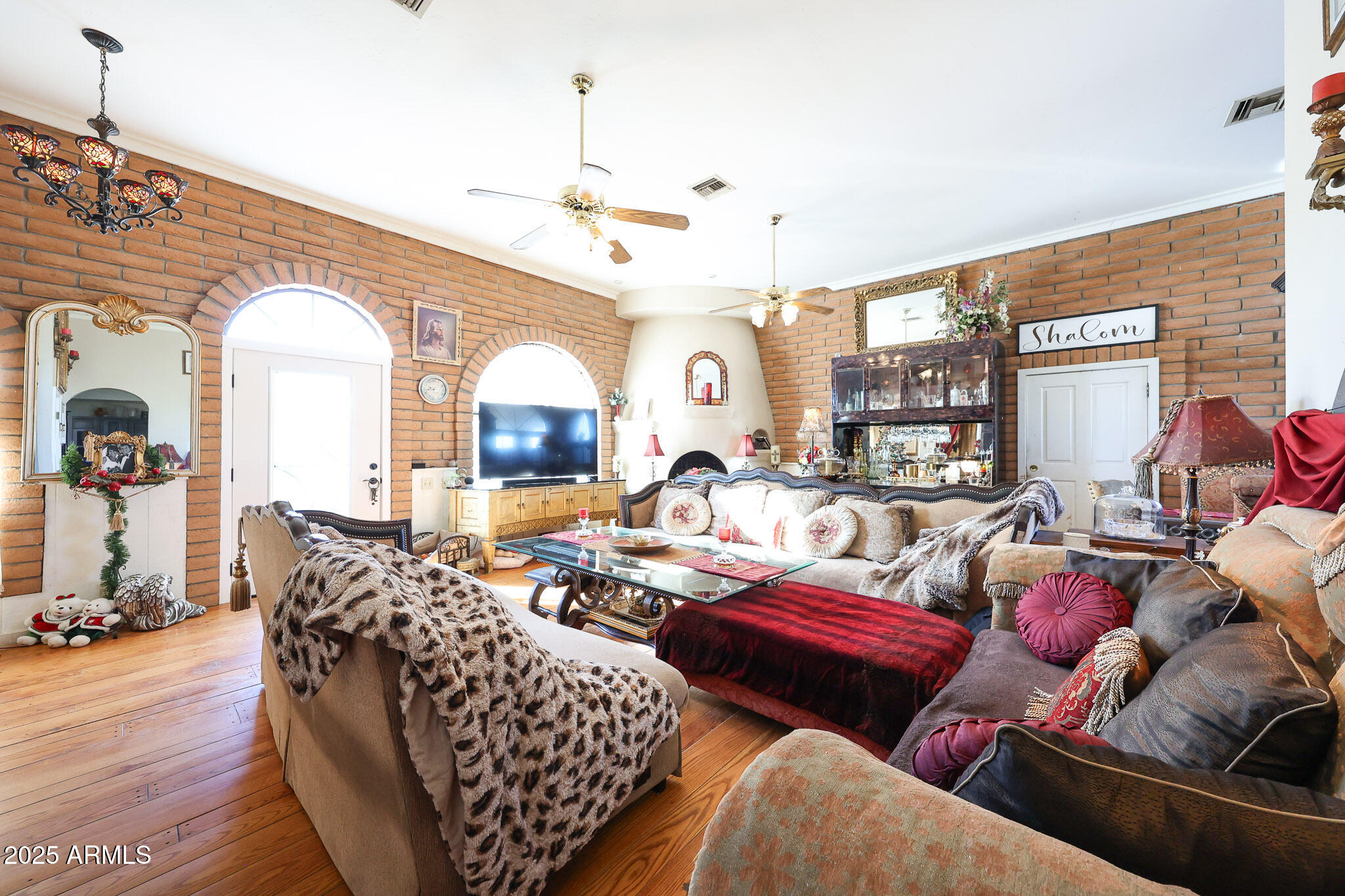 1732 W YEARLING Road