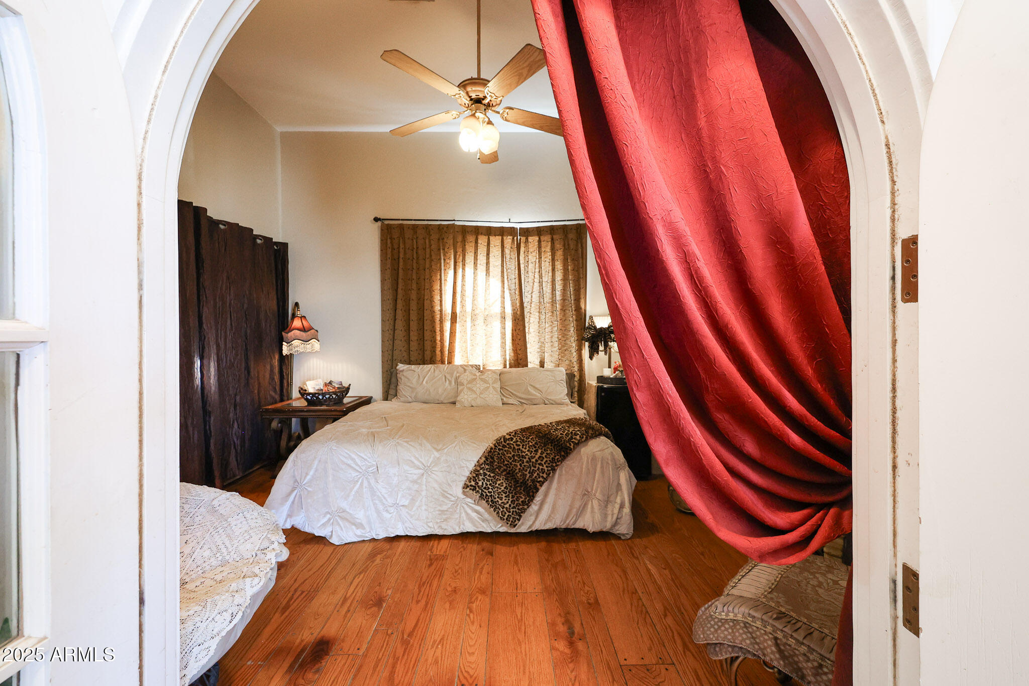 1732 W YEARLING Road