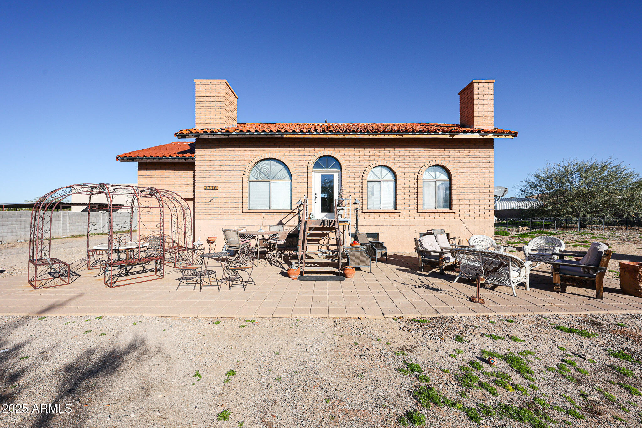 1732 W YEARLING Road