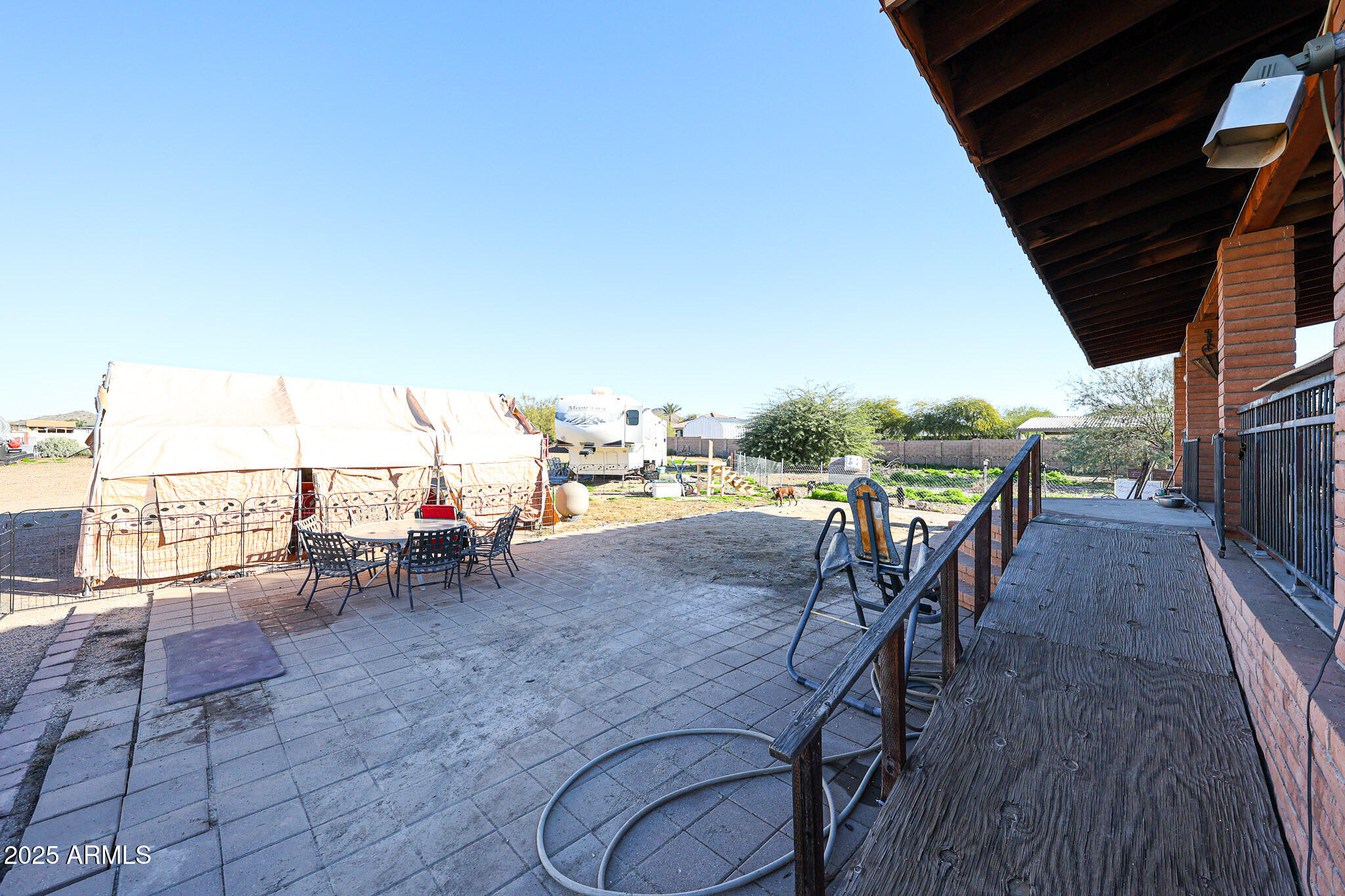 1732 W YEARLING Road