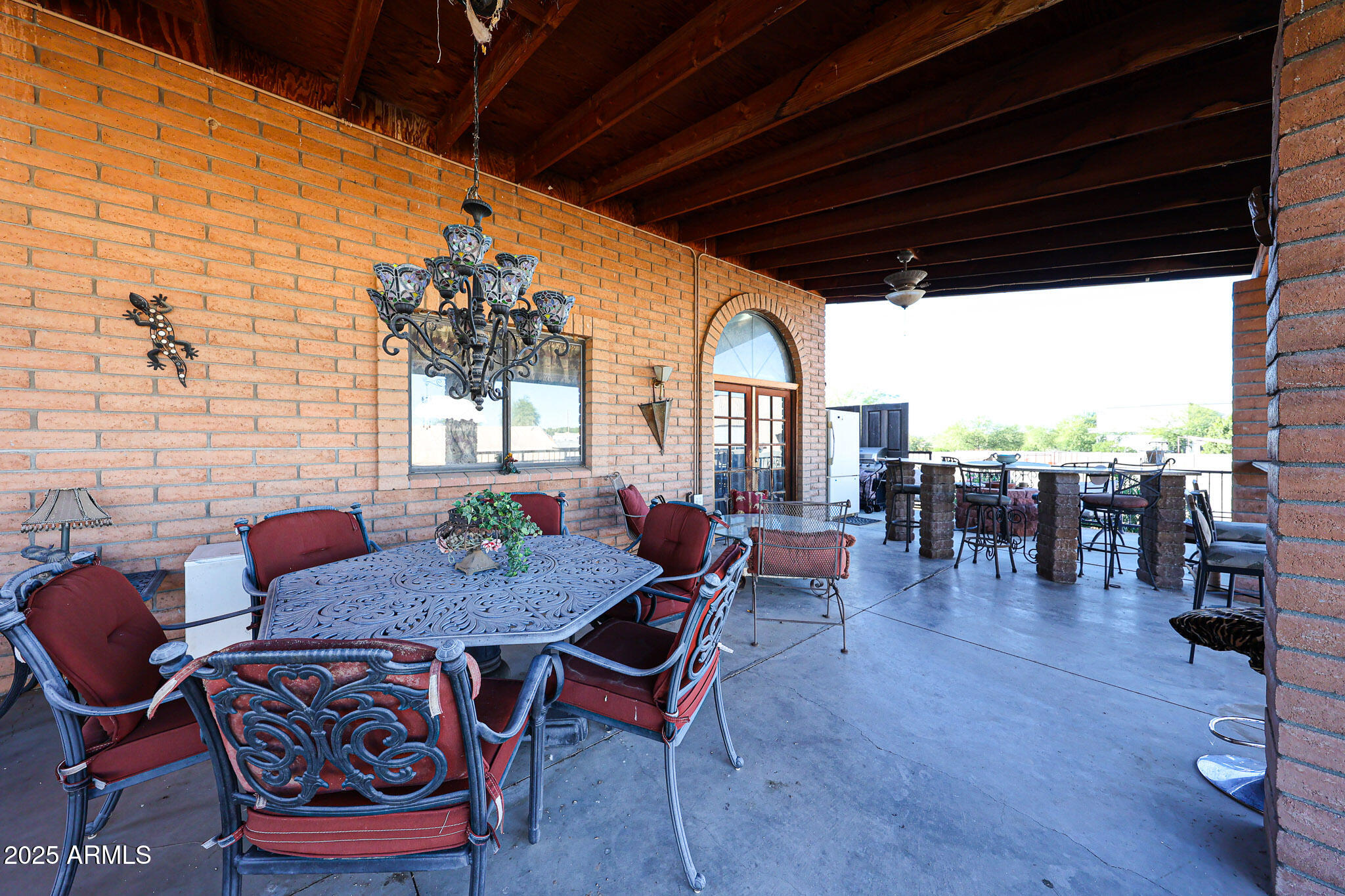 1732 W YEARLING Road