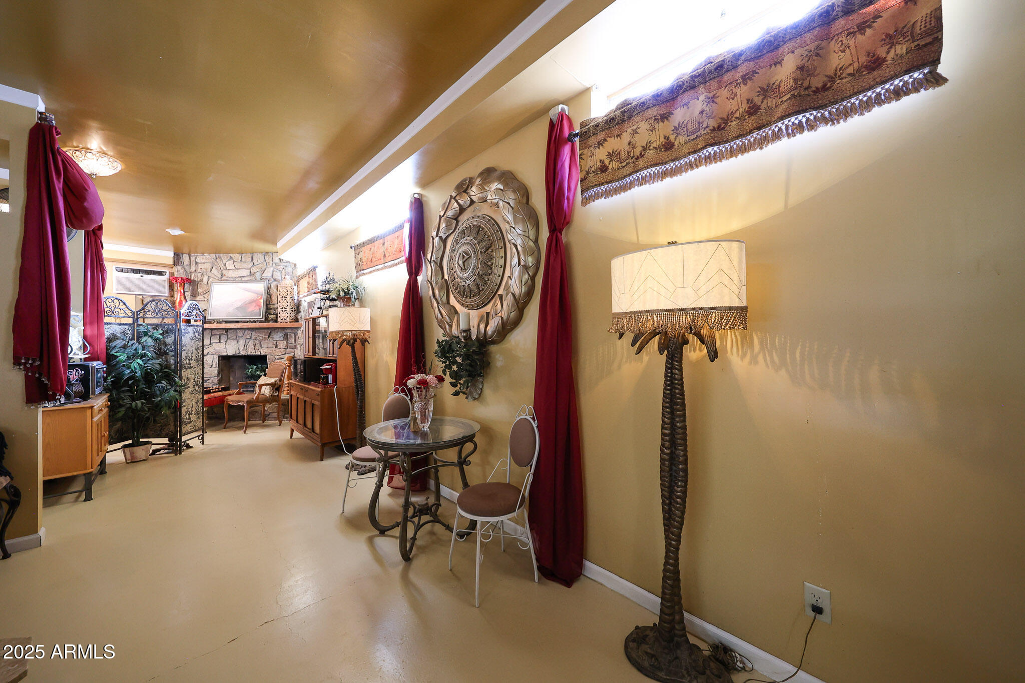 1732 W YEARLING Road