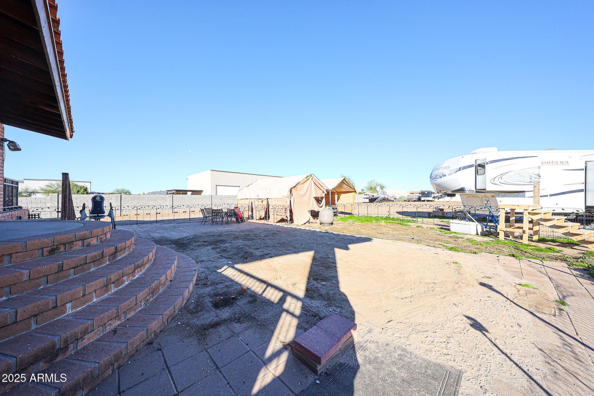 1732 W YEARLING Road