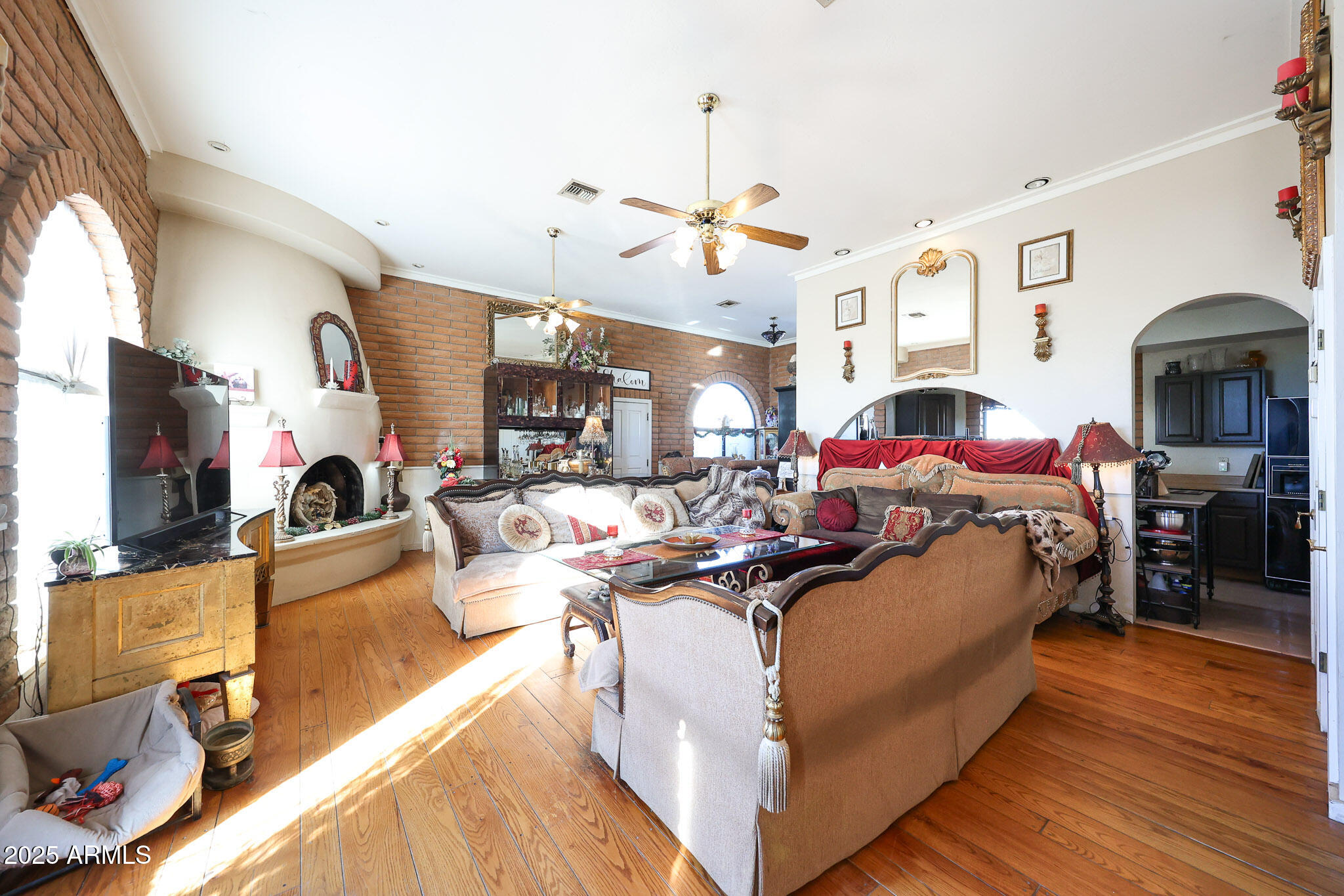 1732 W YEARLING Road