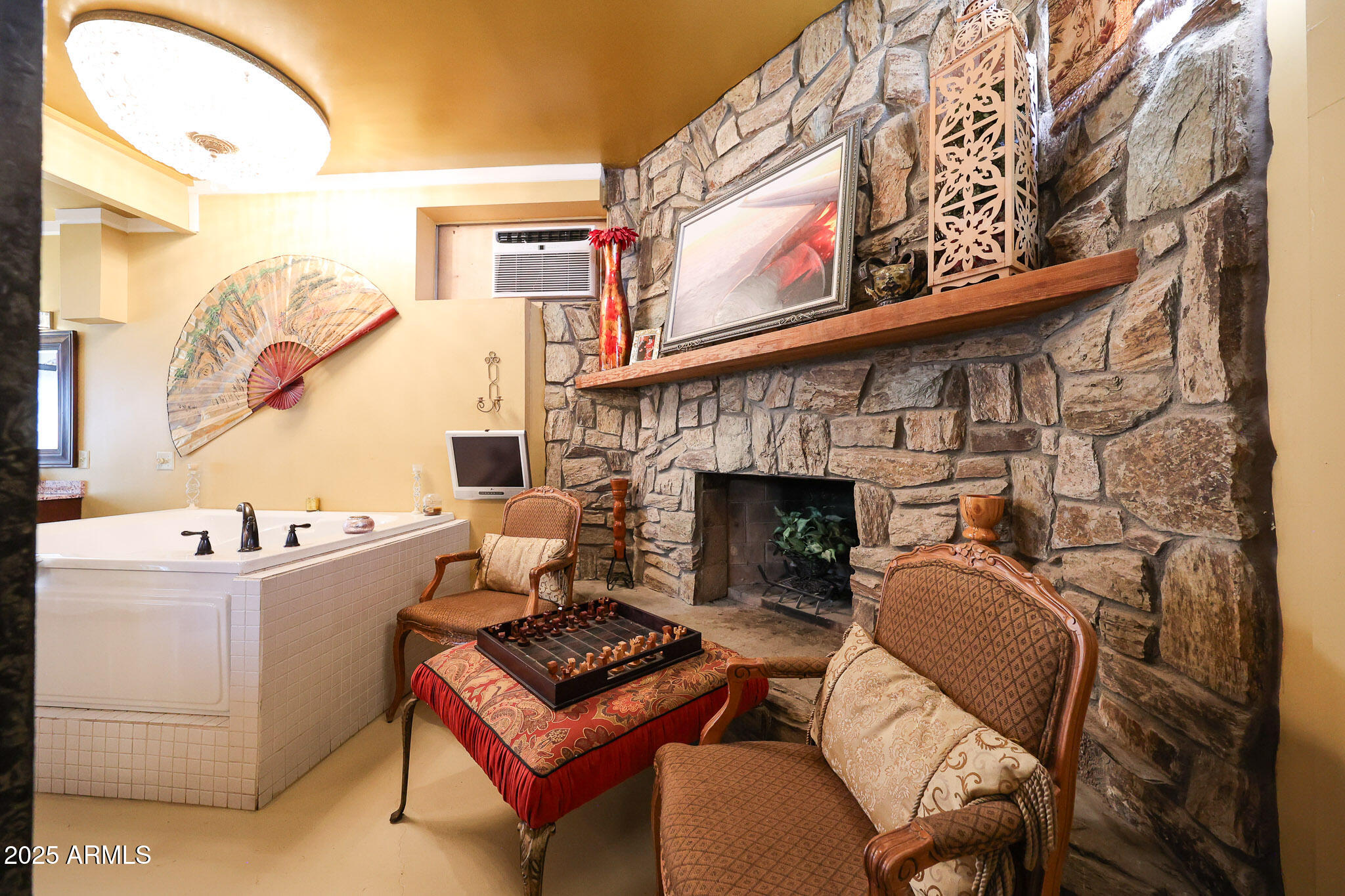 1732 W YEARLING Road