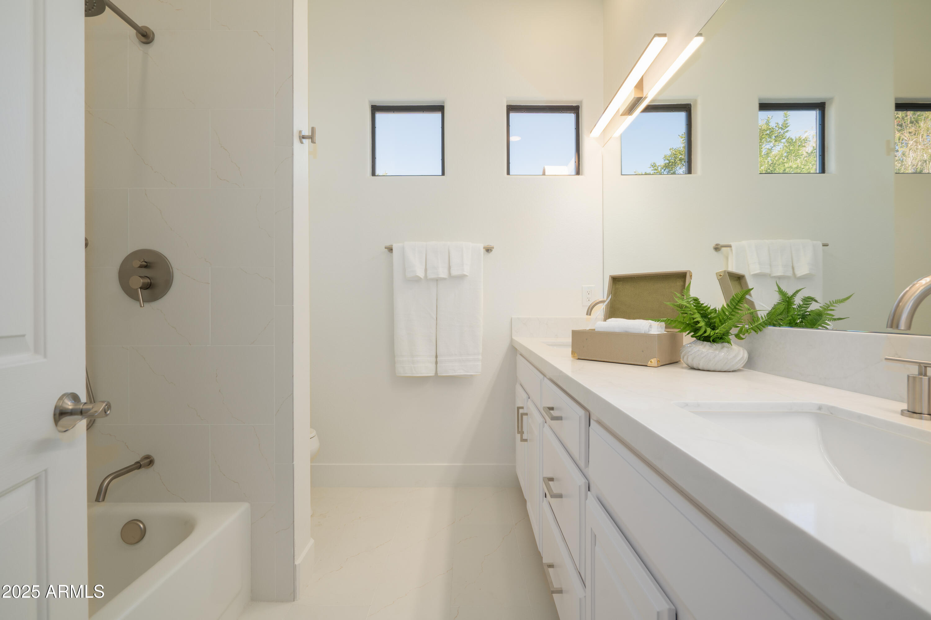 8100 E CAMELBACK Road 175