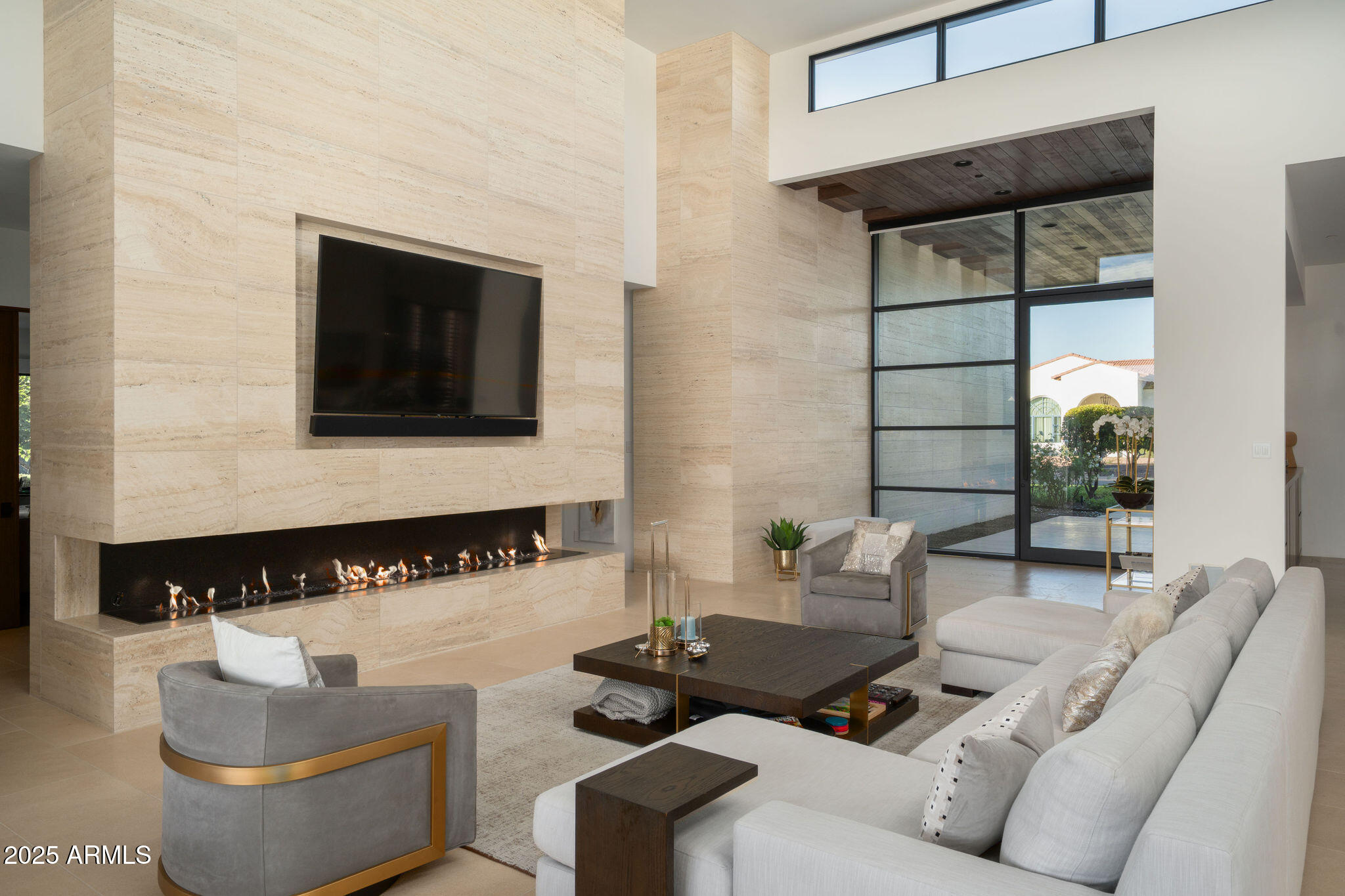 5333 E VIA LOS CABALLOS