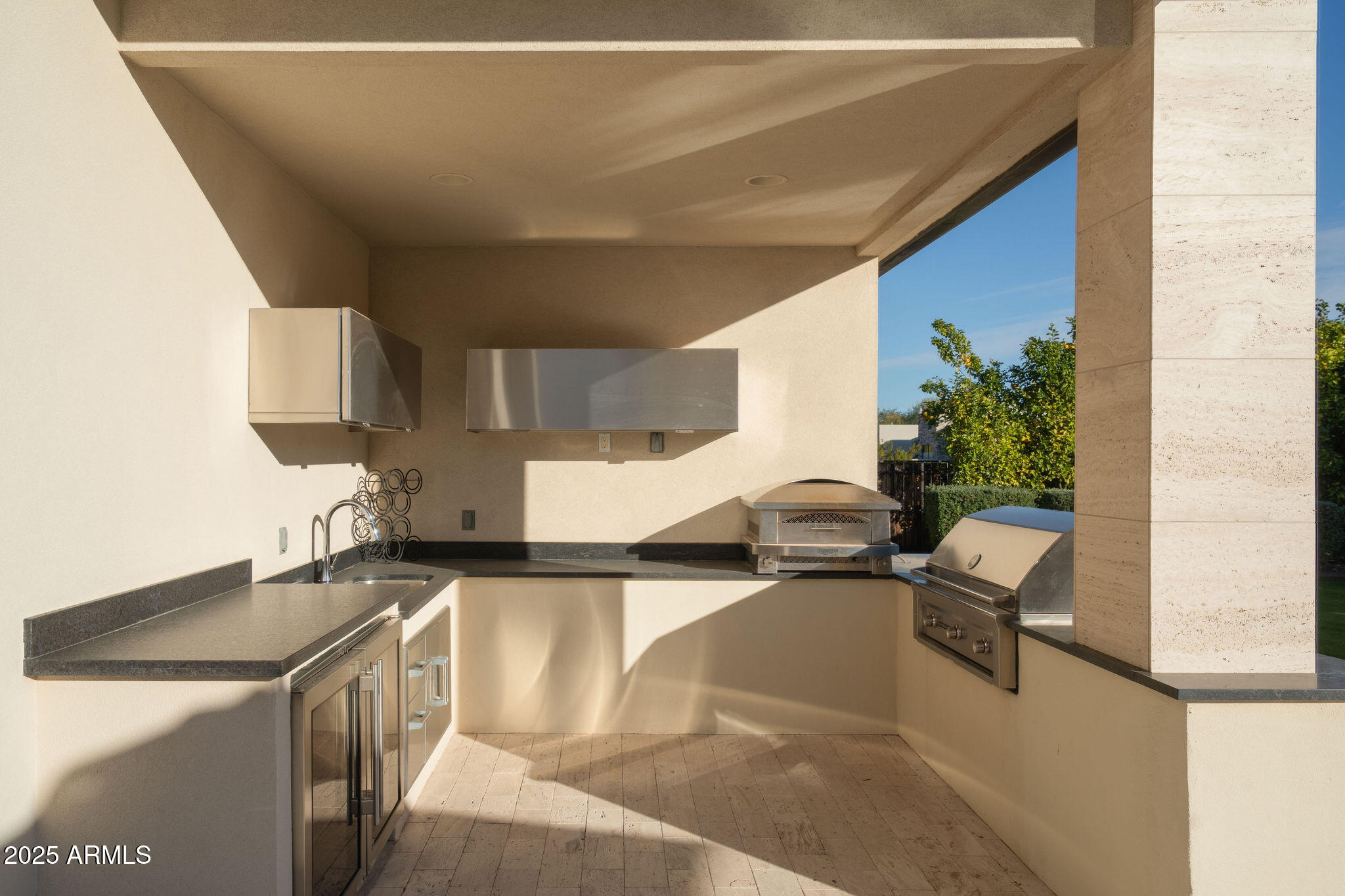 5333 E VIA LOS CABALLOS