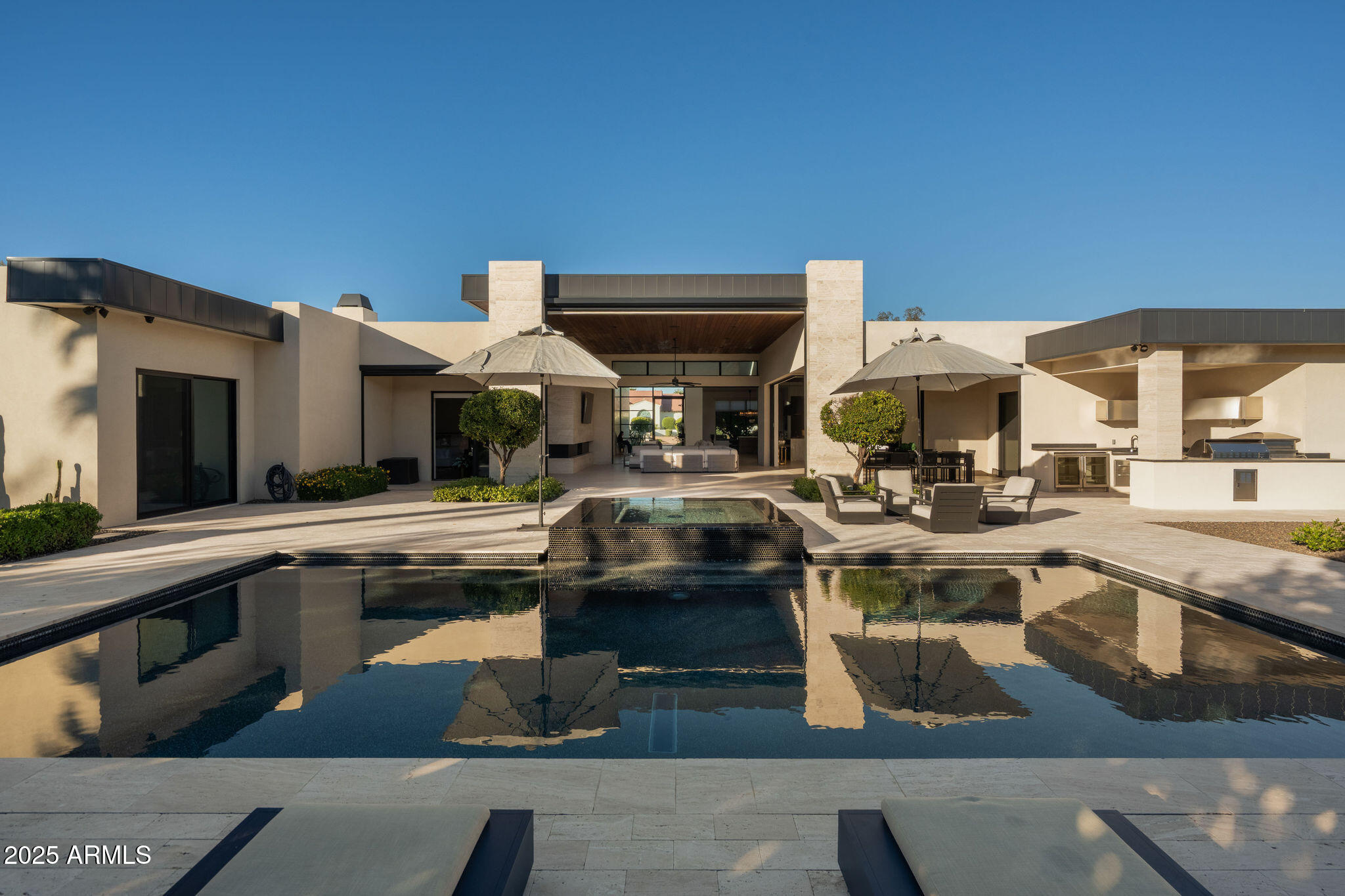 5333 E VIA LOS CABALLOS