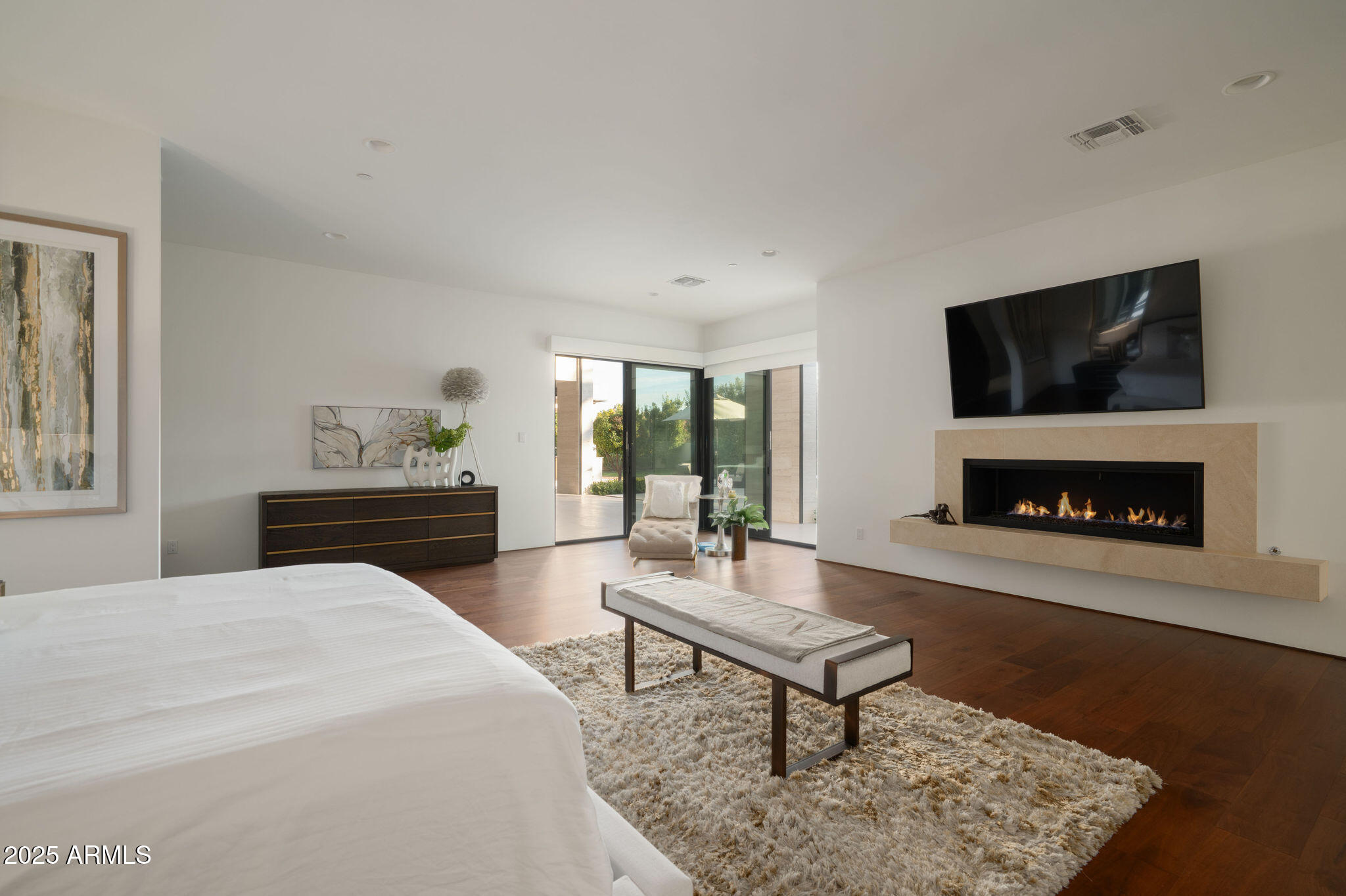 5333 E VIA LOS CABALLOS