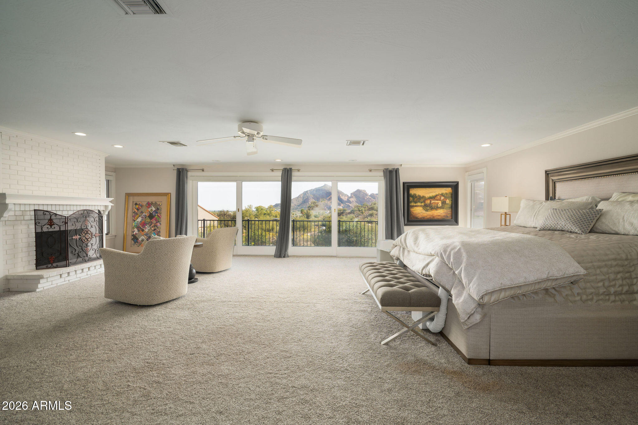 4401 E SPARKLING Lane