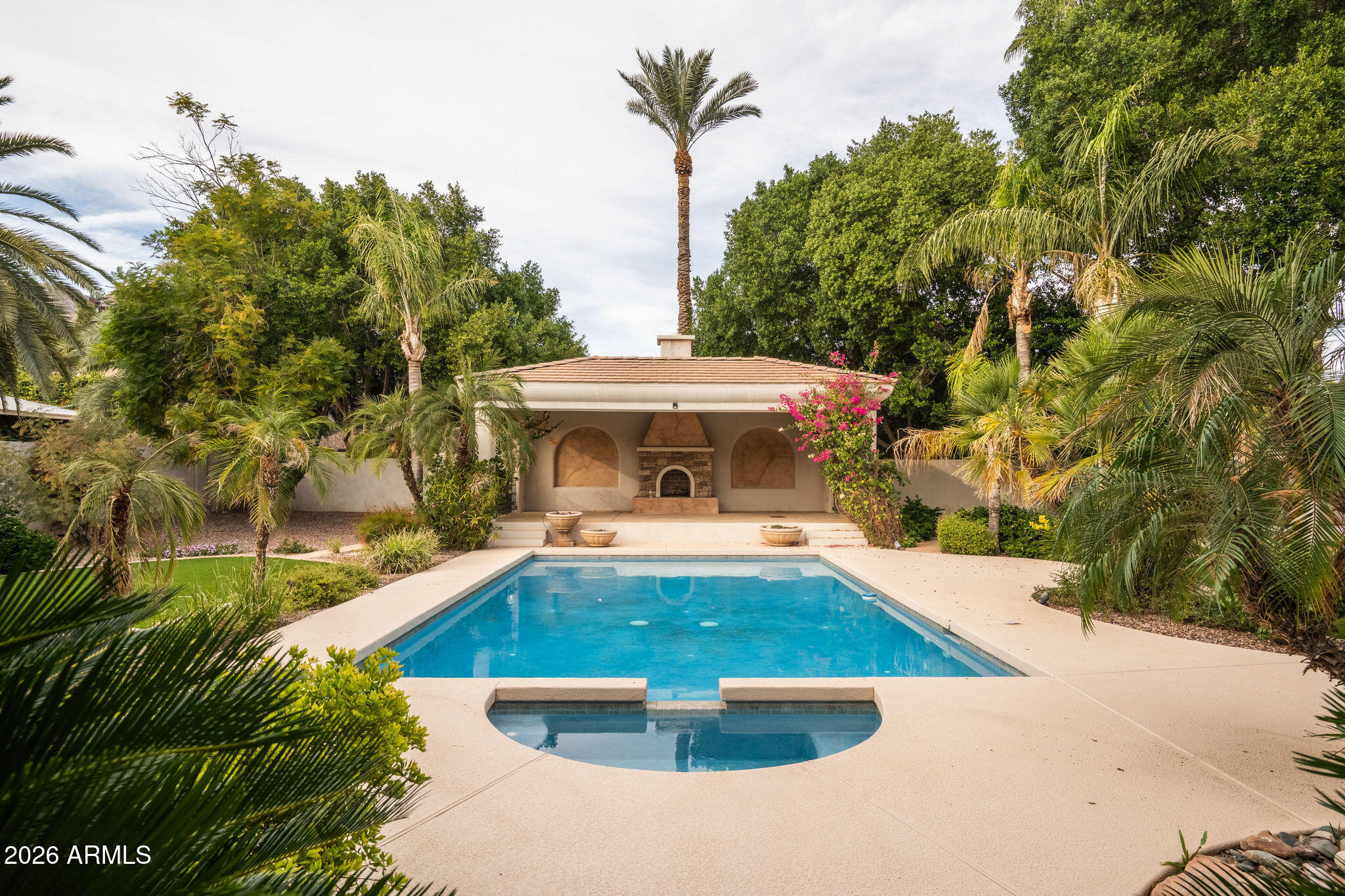 6243 E CAMELBACK Road