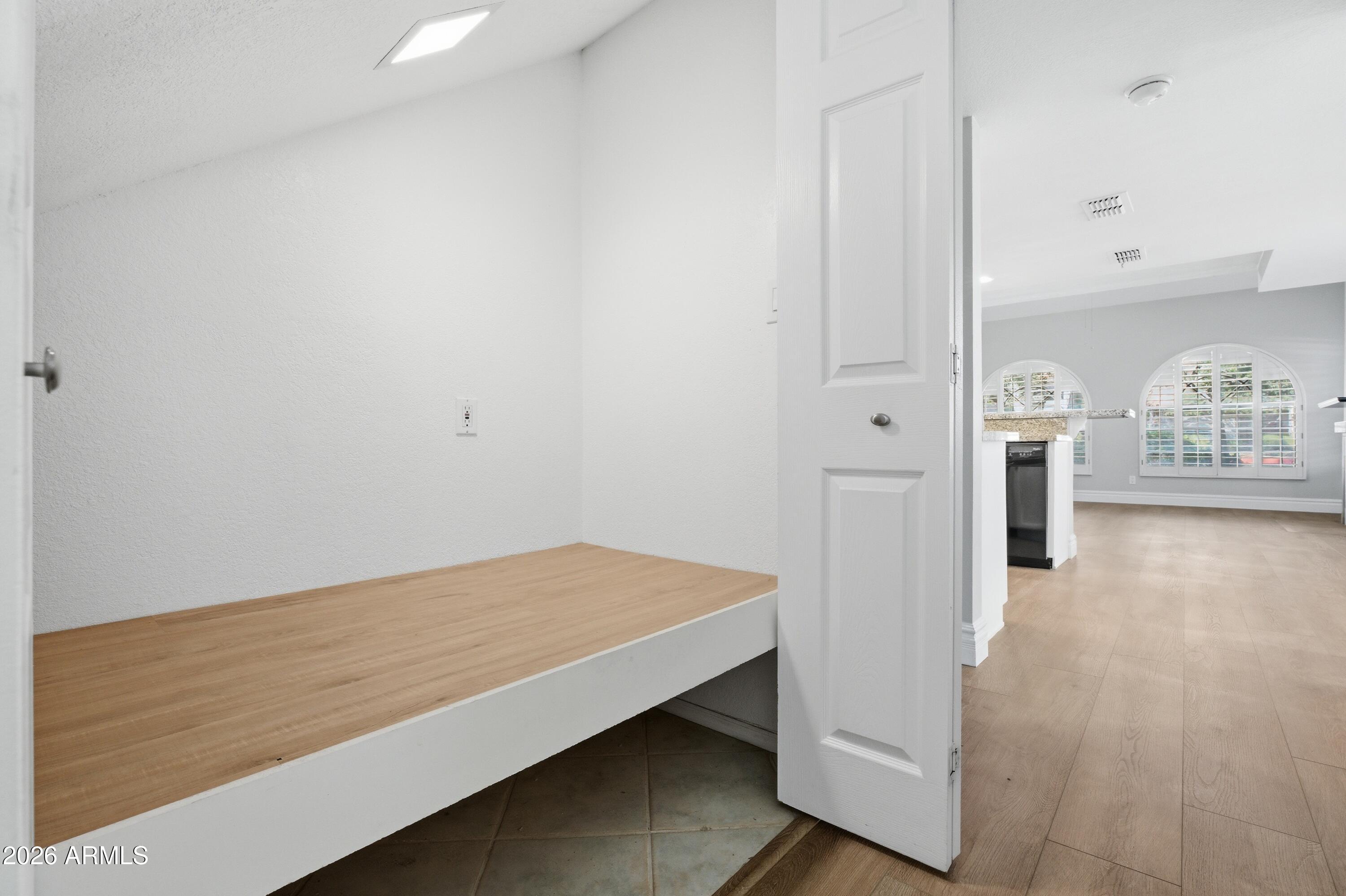 1211 N MILLER Road 101