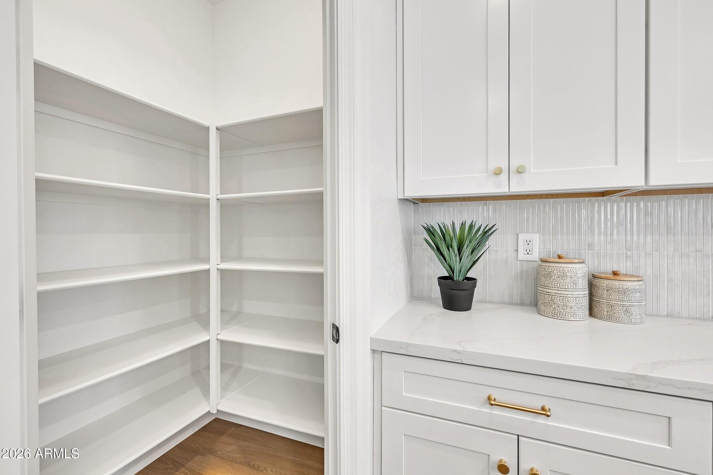 4126 E RAWHIDE Street