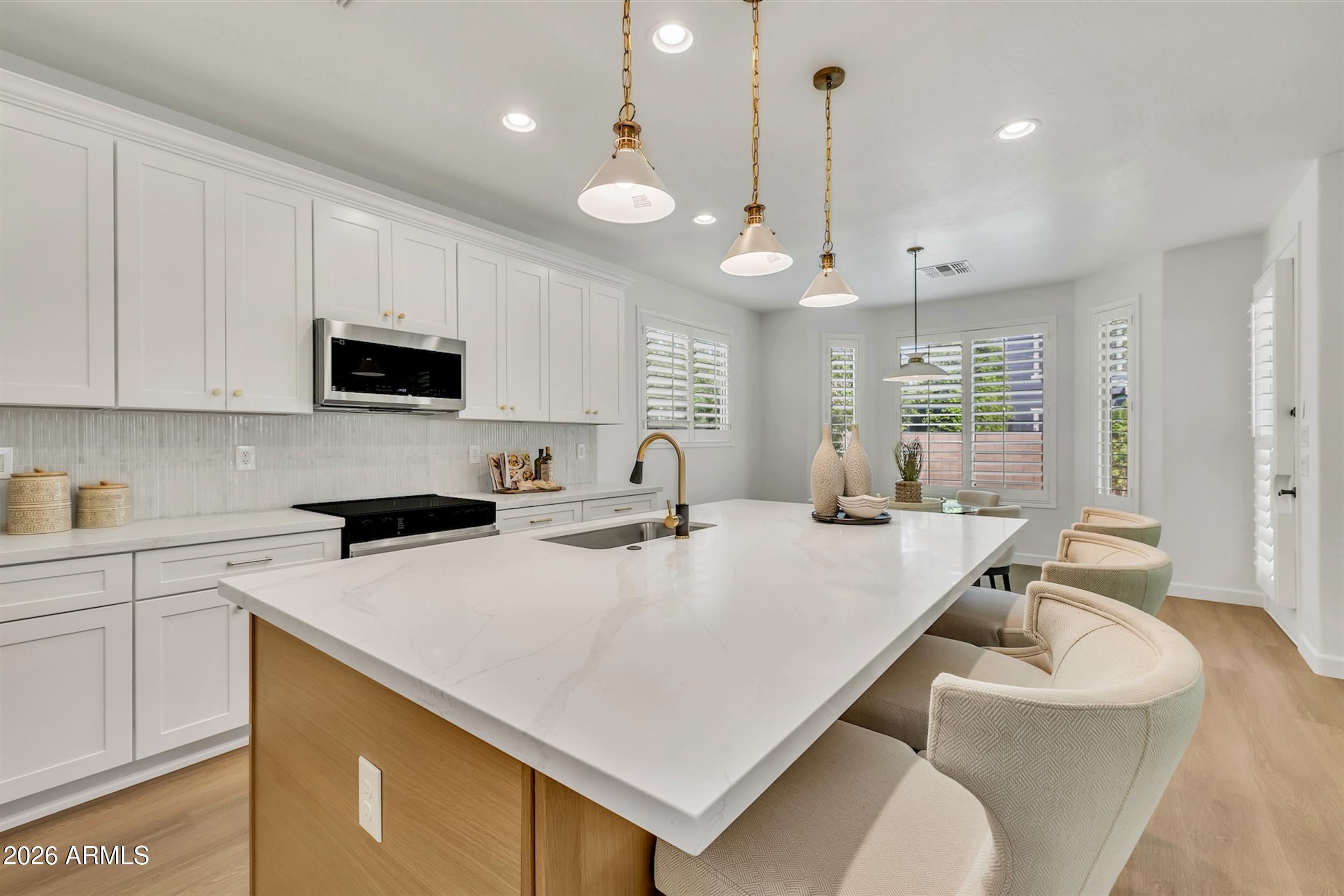 4126 E RAWHIDE Street