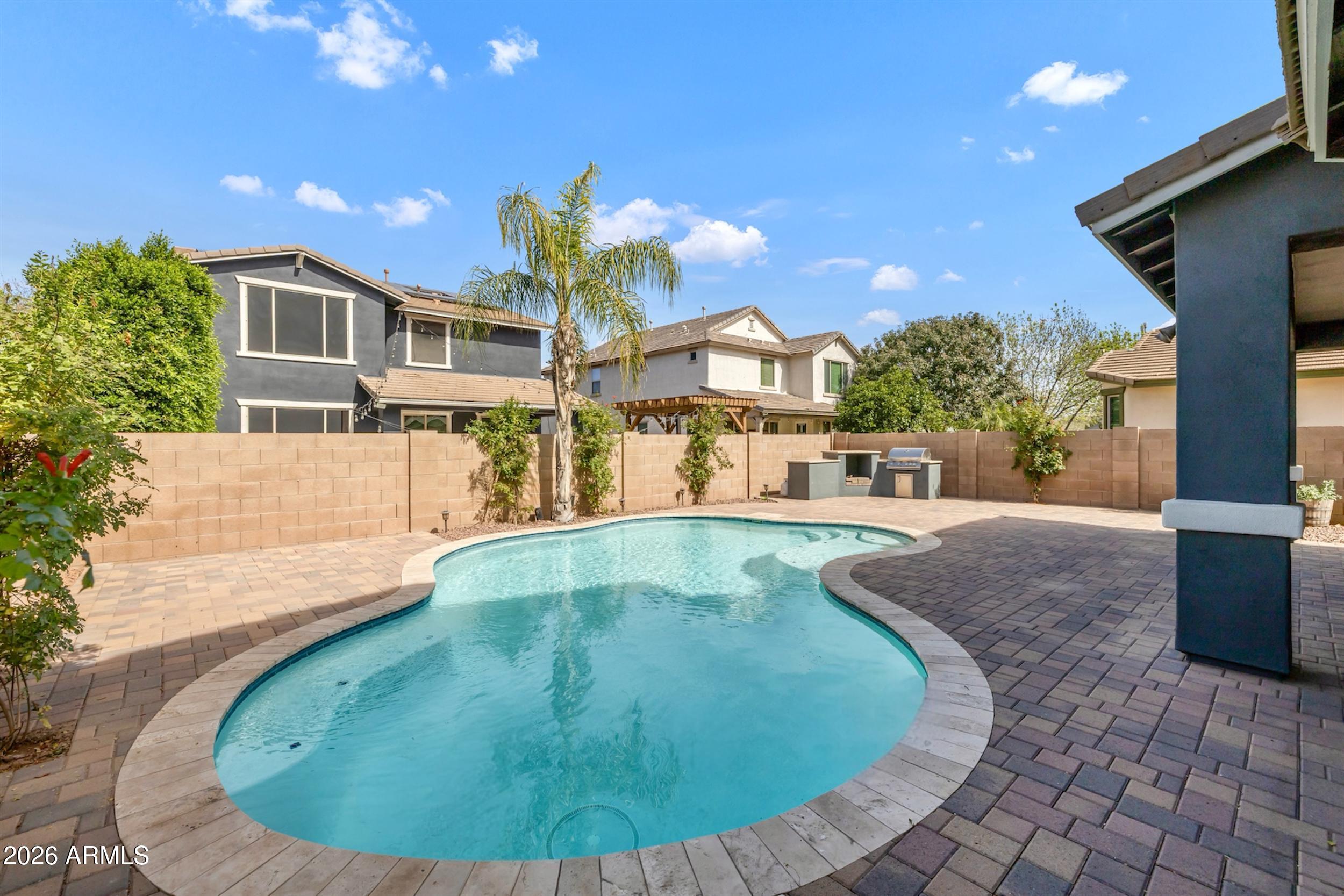 4126 E RAWHIDE Street