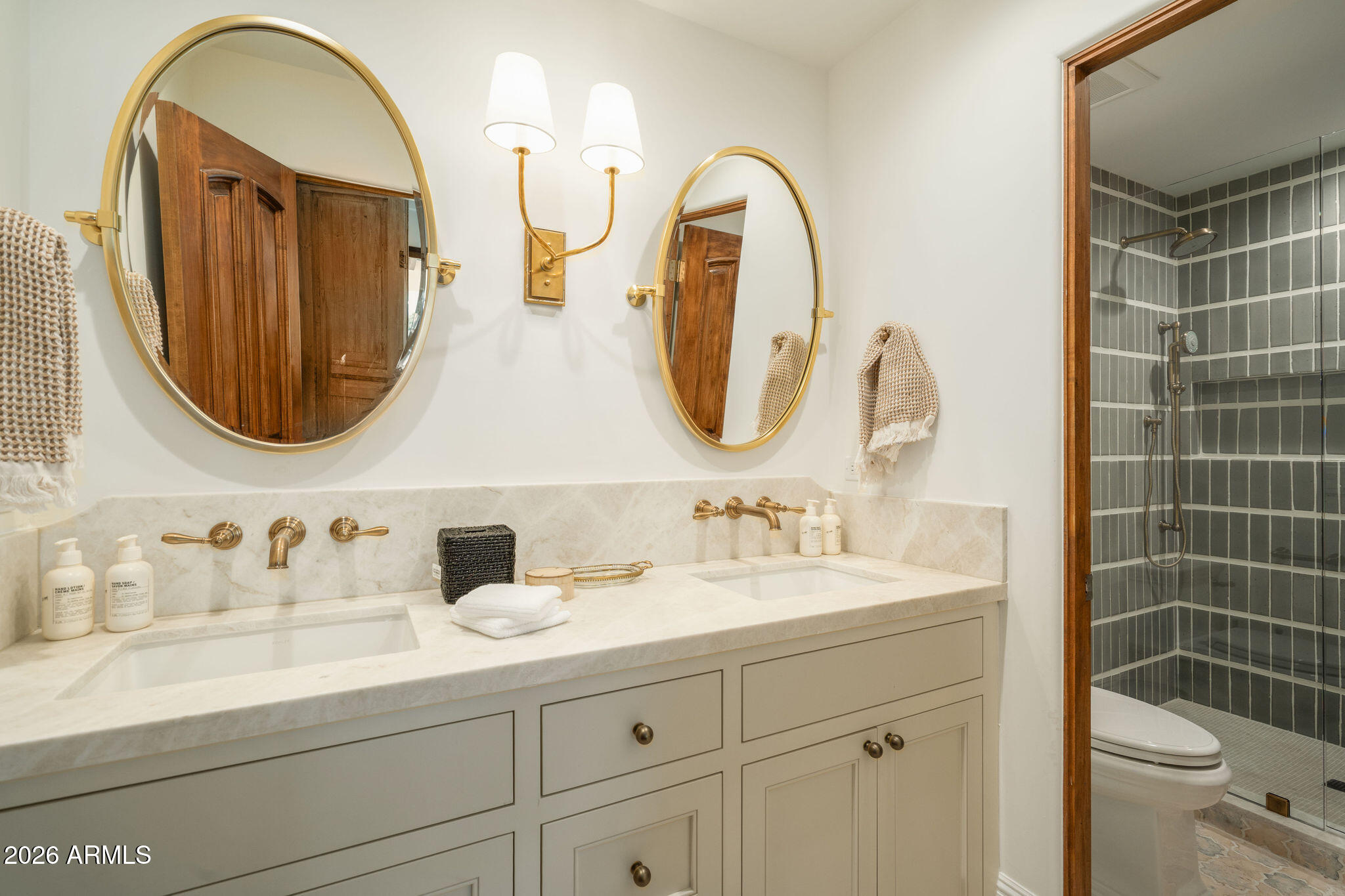 6641 E MEADOWLARK Lane