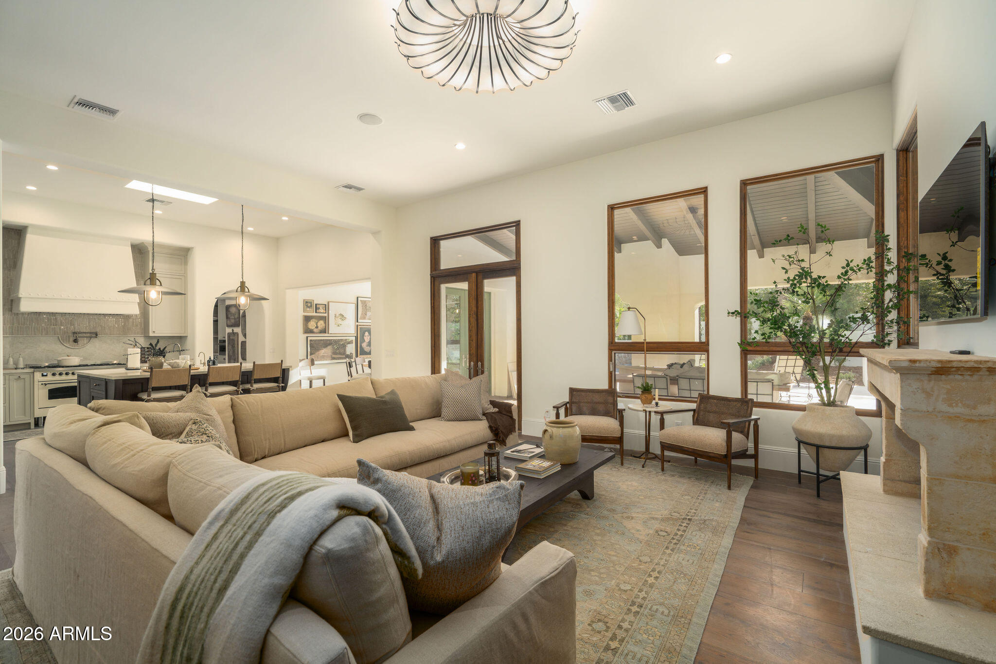 6641 E MEADOWLARK Lane