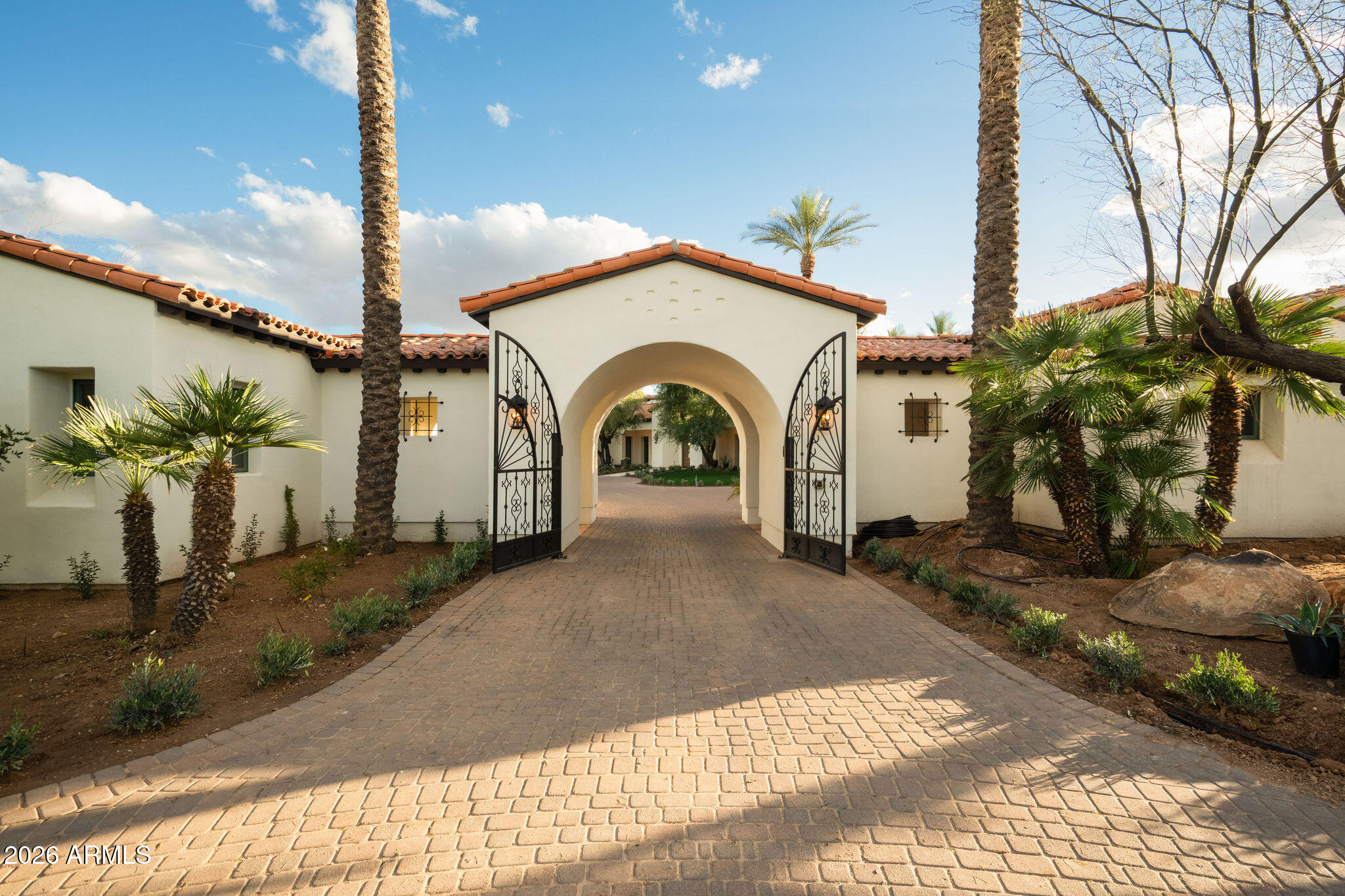 6641 E MEADOWLARK Lane