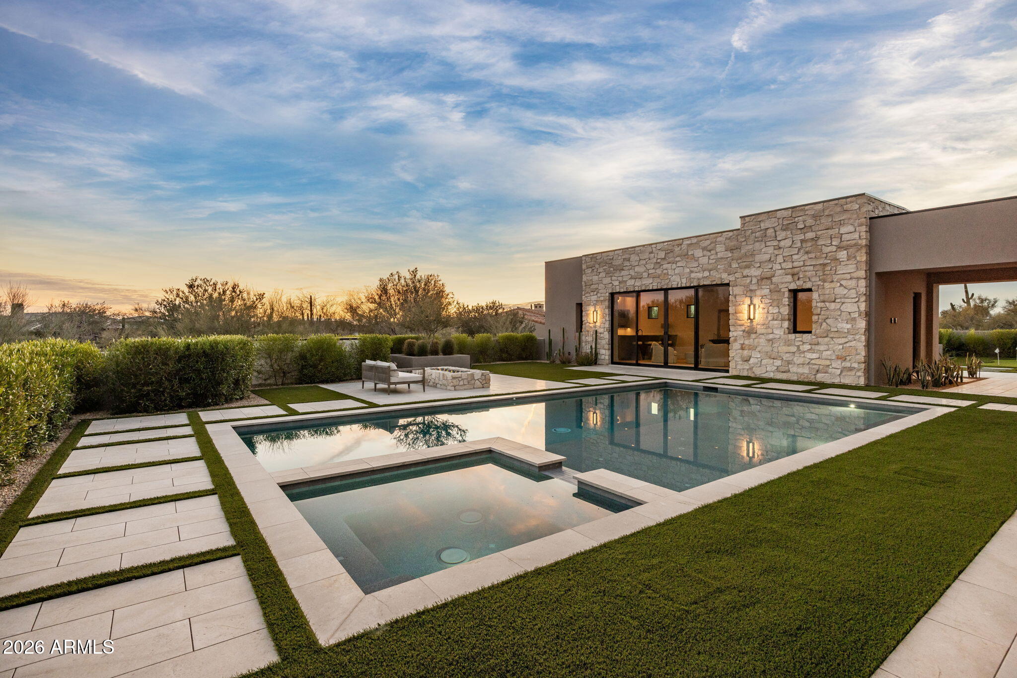 7498 E WHISPER ROCK Trail