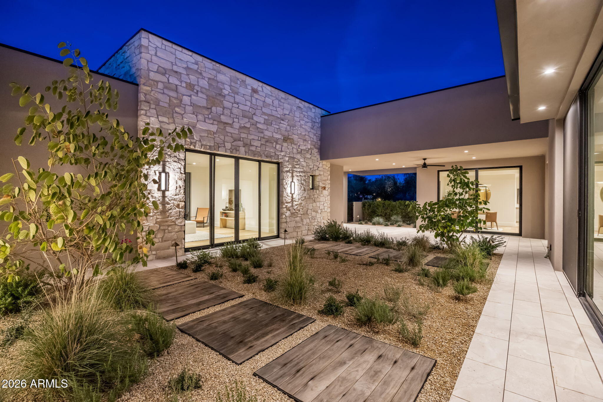 7498 E WHISPER ROCK Trail