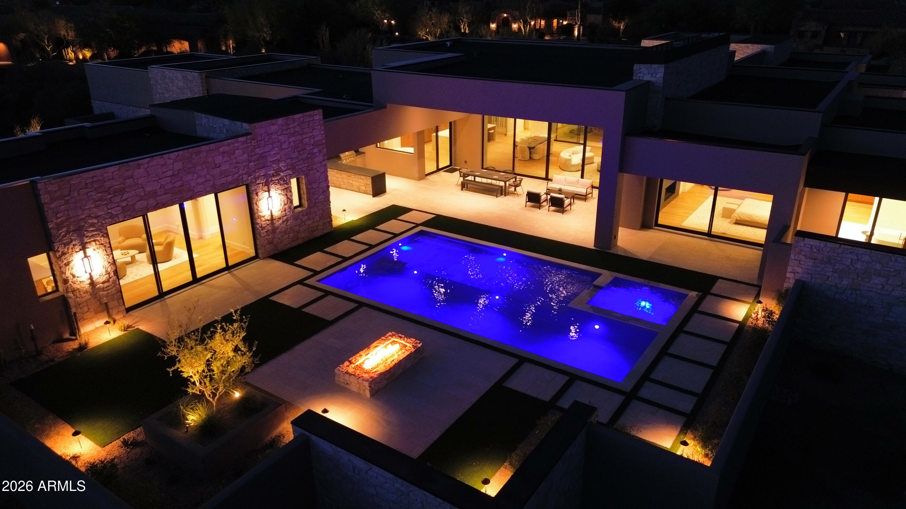 7498 E WHISPER ROCK Trail