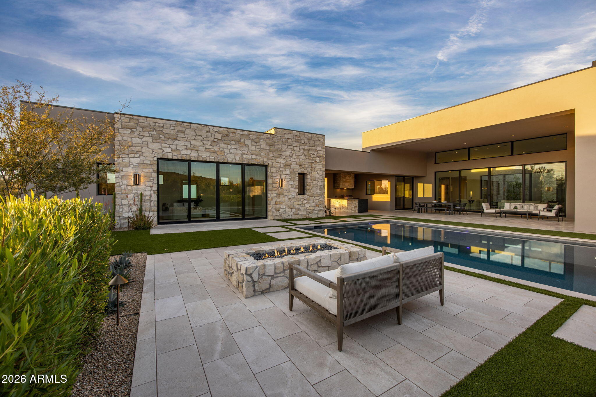 7498 E WHISPER ROCK Trail