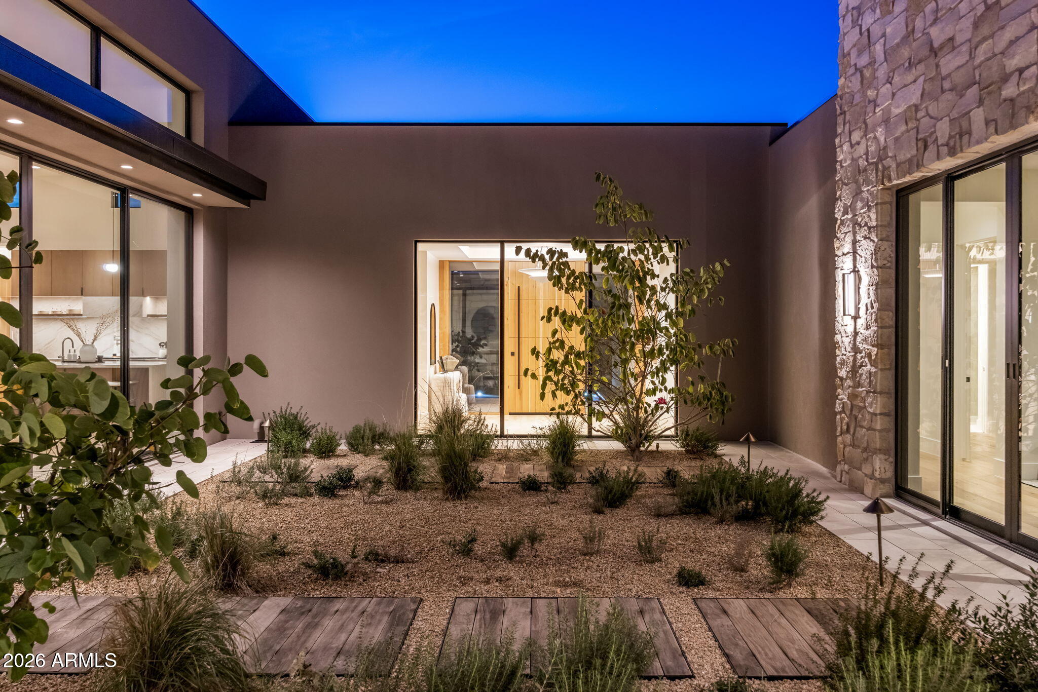 7498 E WHISPER ROCK Trail