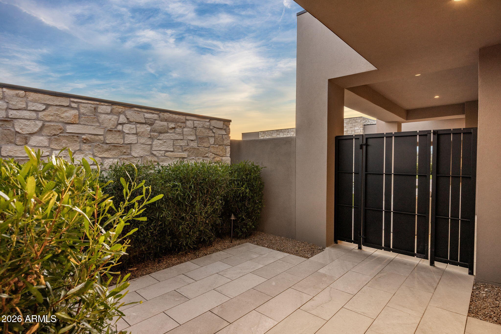 7498 E WHISPER ROCK Trail