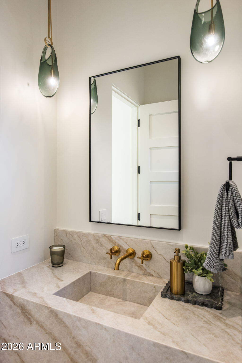 7498 E WHISPER ROCK Trail