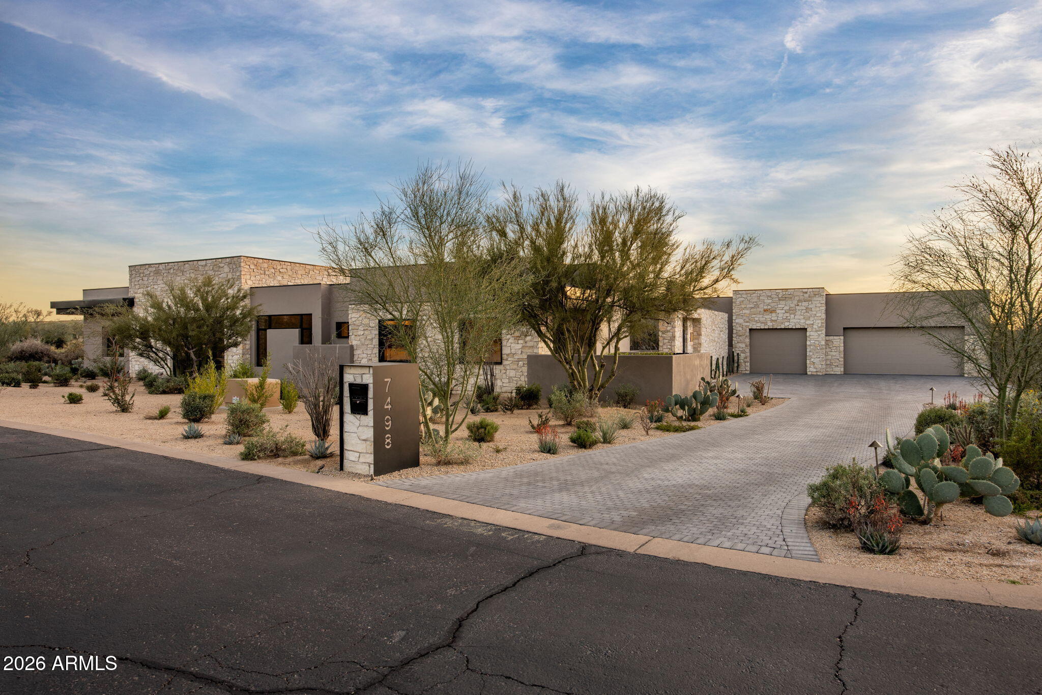 7498 E WHISPER ROCK Trail