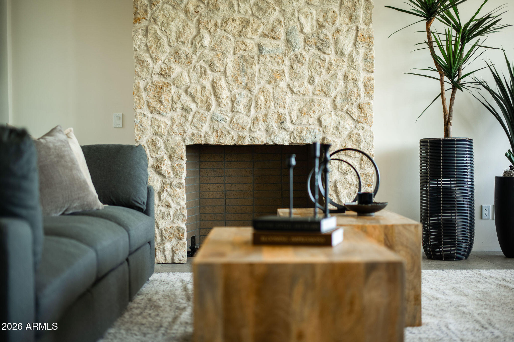 5939 E QUARTZ MOUNTAIN Road