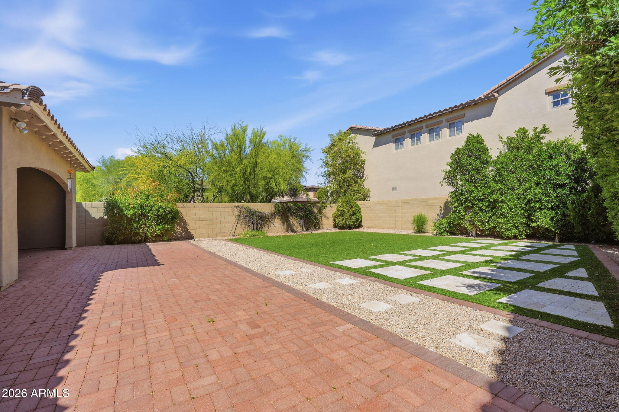 3752 E DONALD Drive